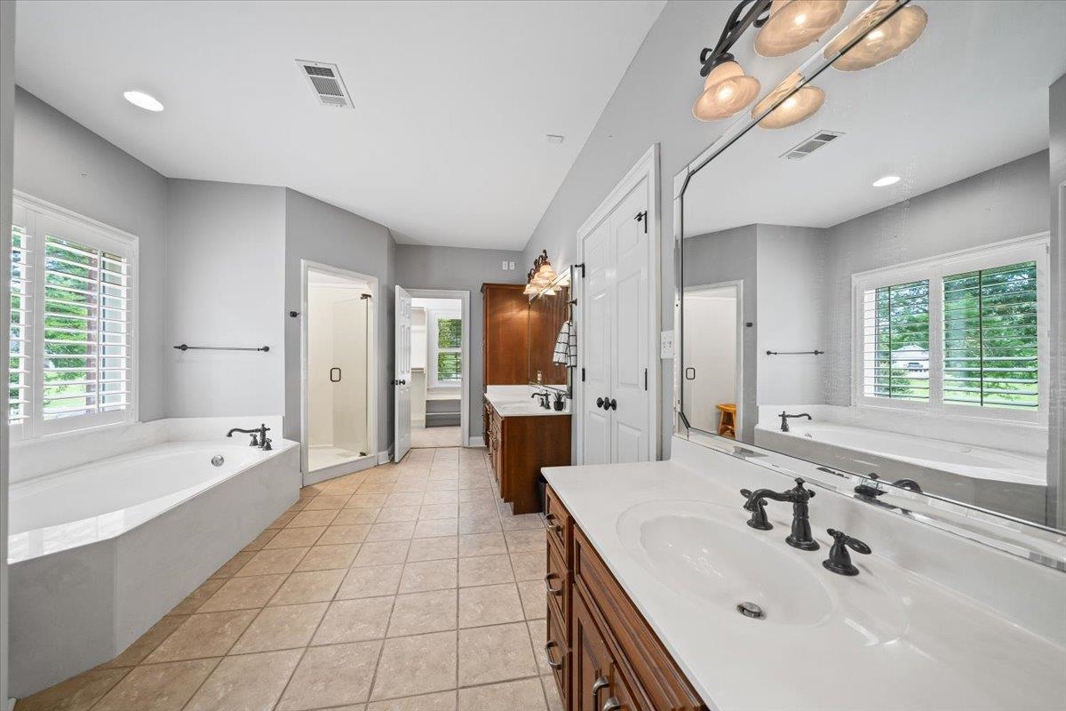 2890 Raleigh-lagrange Dr Property Photo 35