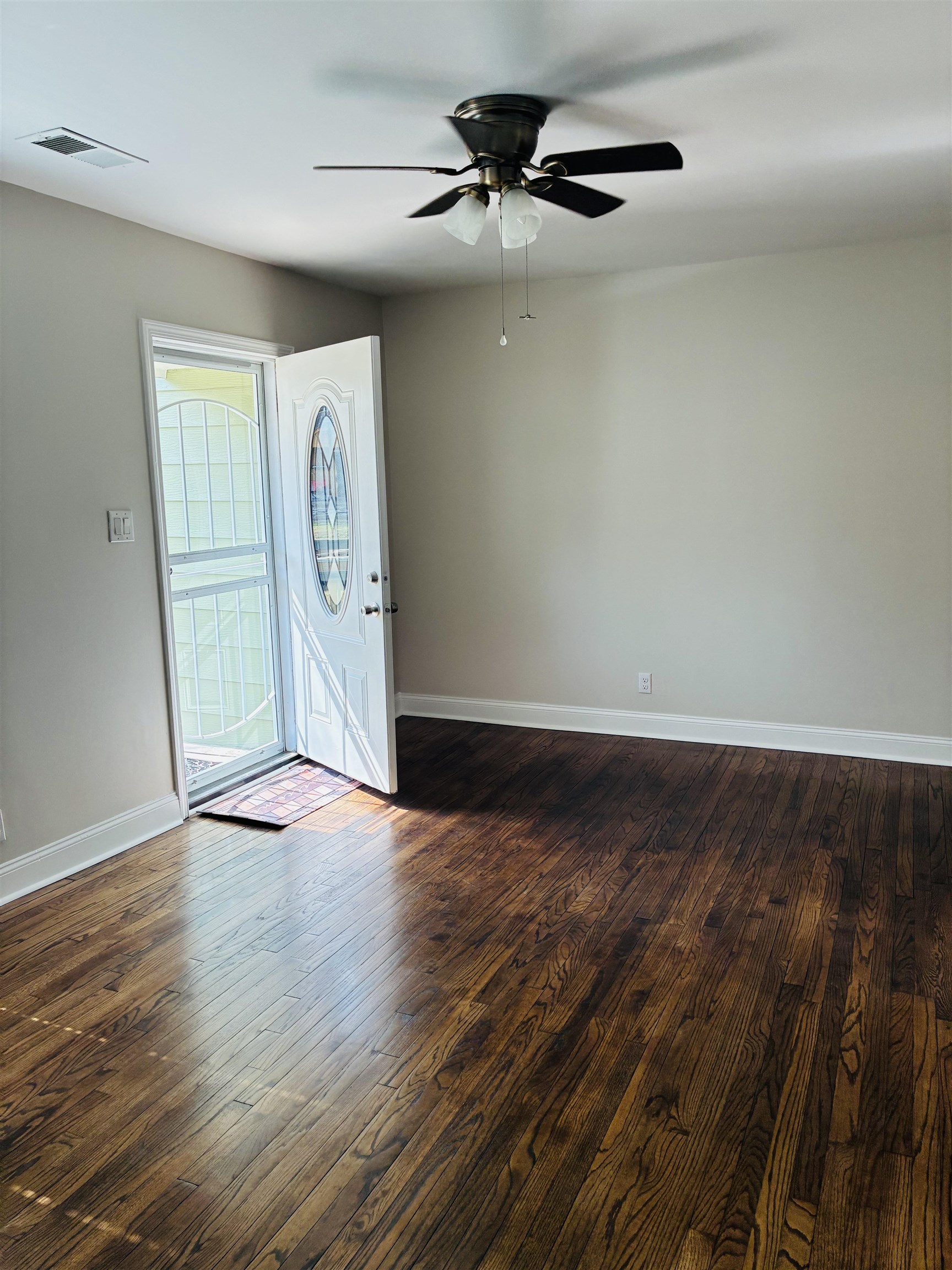 3872 Philsdale Ave Property Photo 2