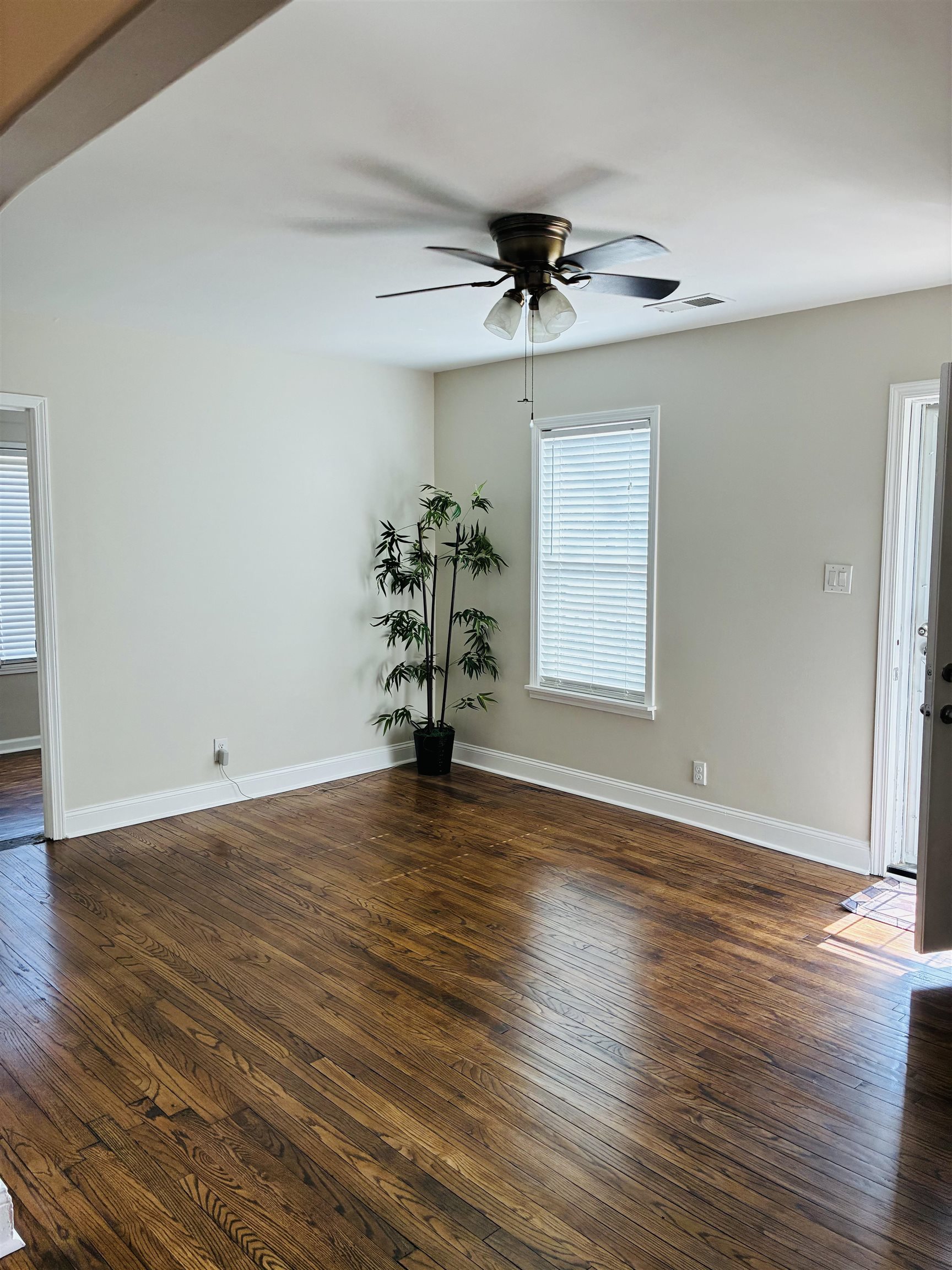 3872 Philsdale Ave Property Photo 3