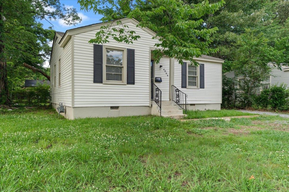4064 TRUMAN AVE Property Photo 1