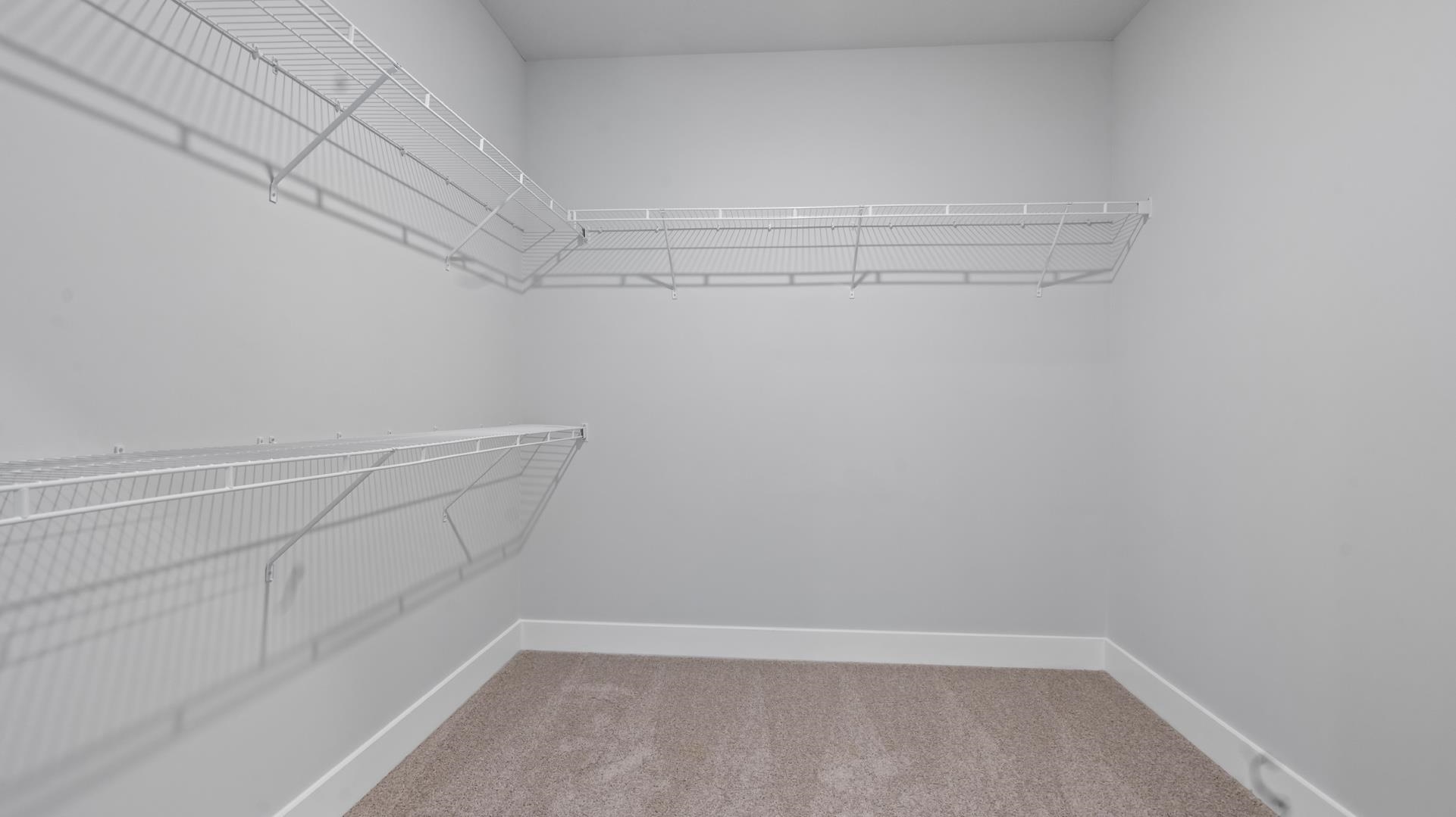 590 Riverdale Dr Property Photo 12