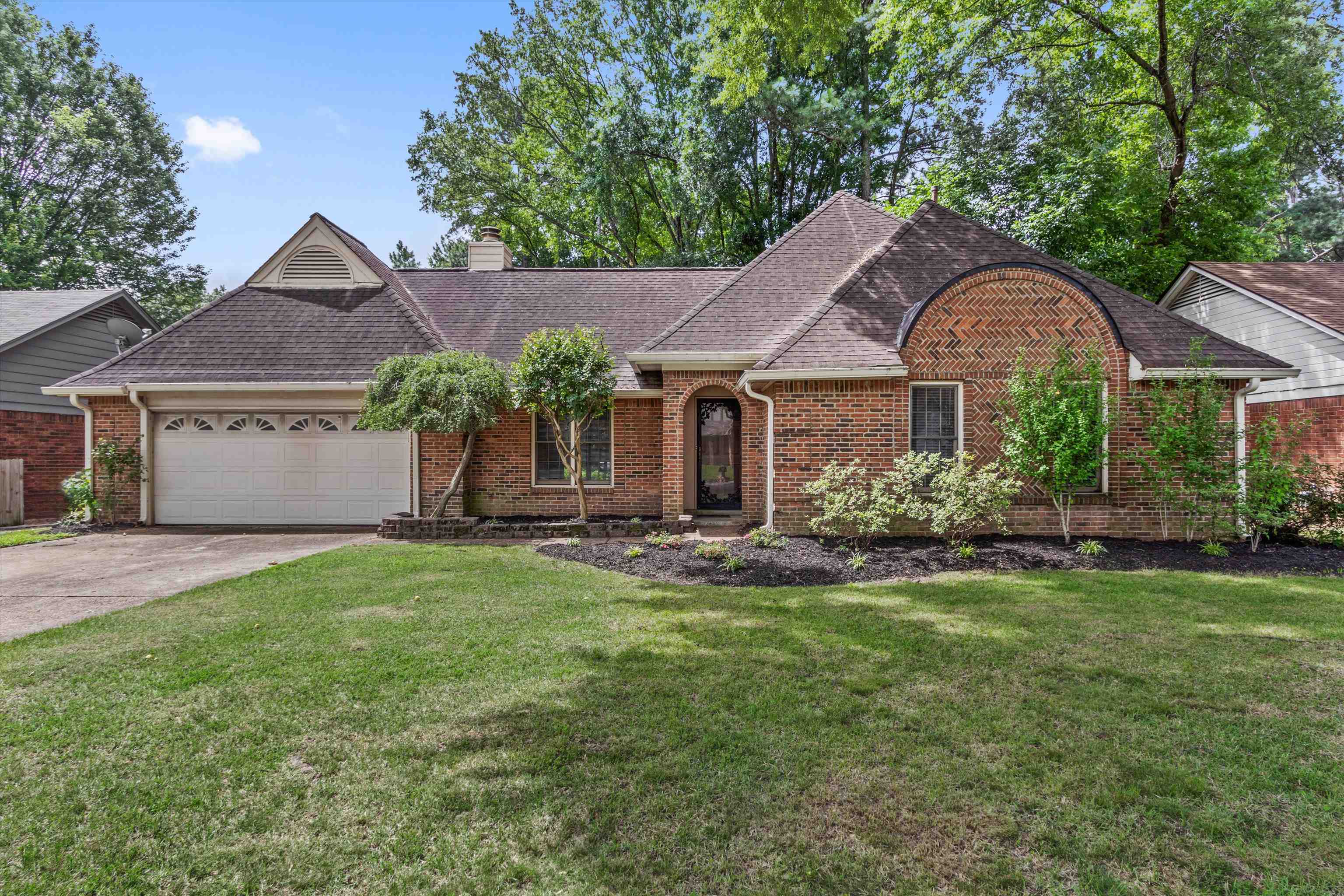7009 Rocky Creek Dr Property Photo 2