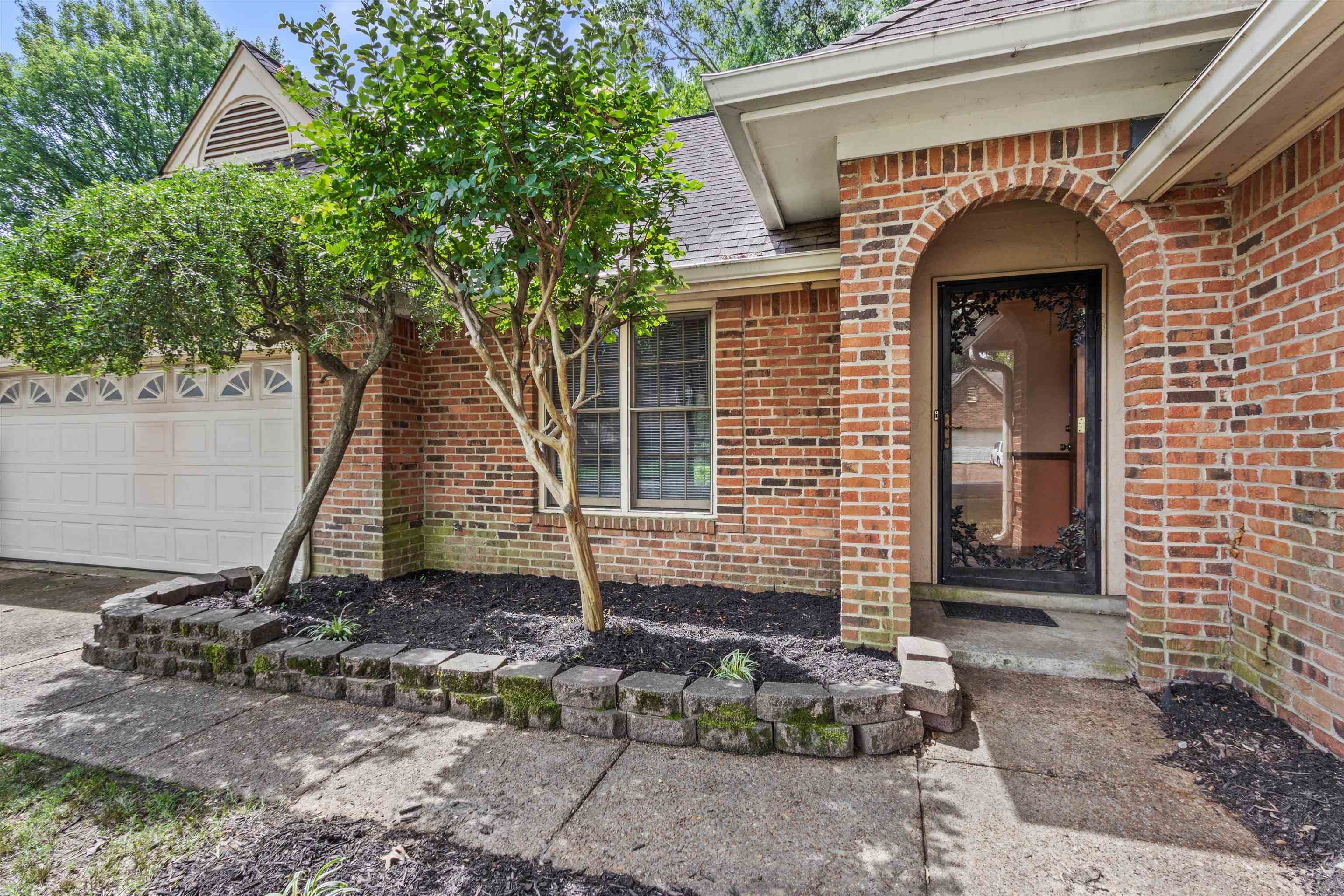 7009 Rocky Creek Dr Property Photo 3