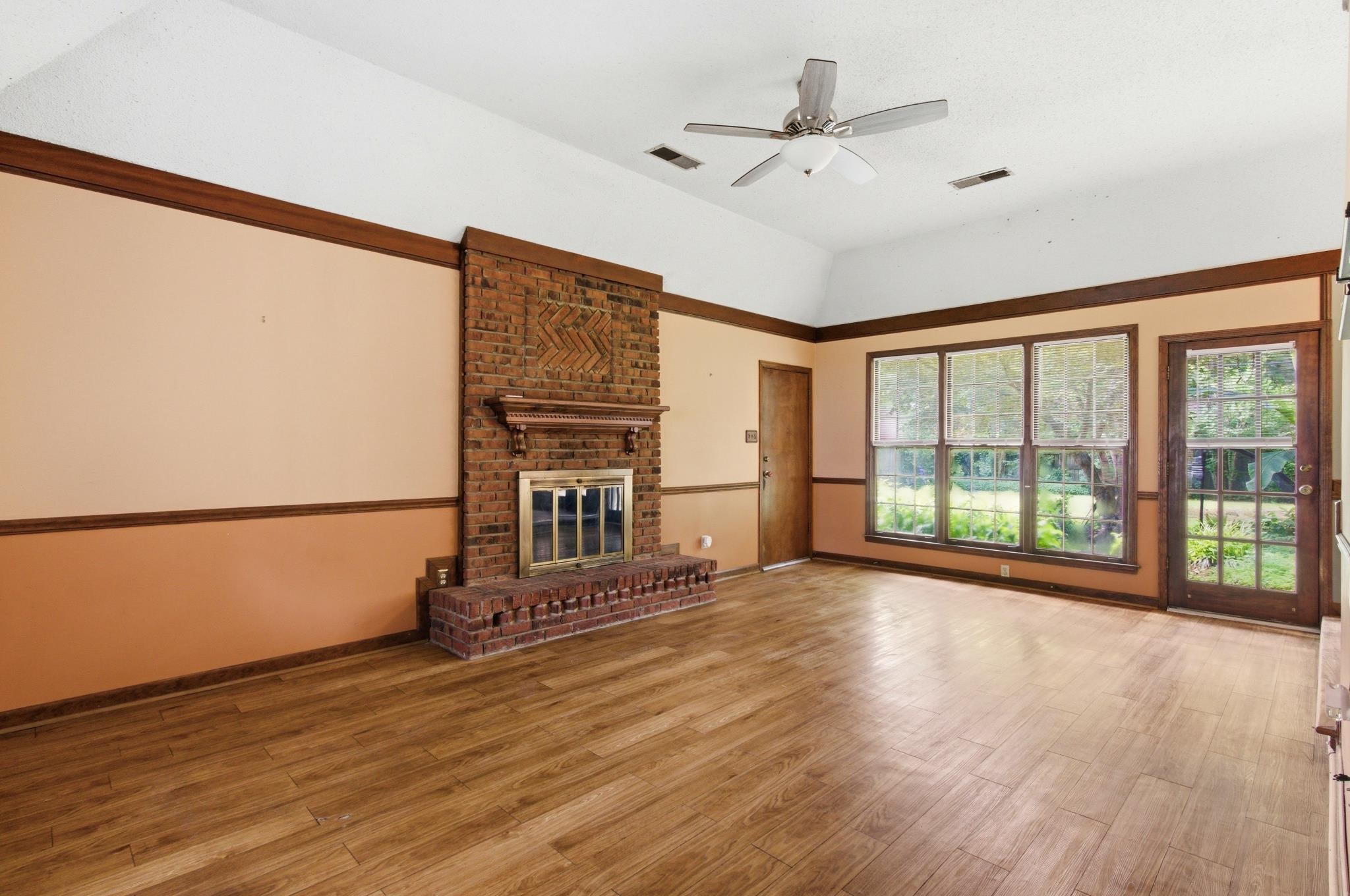 7009 Rocky Creek Dr Property Photo 4