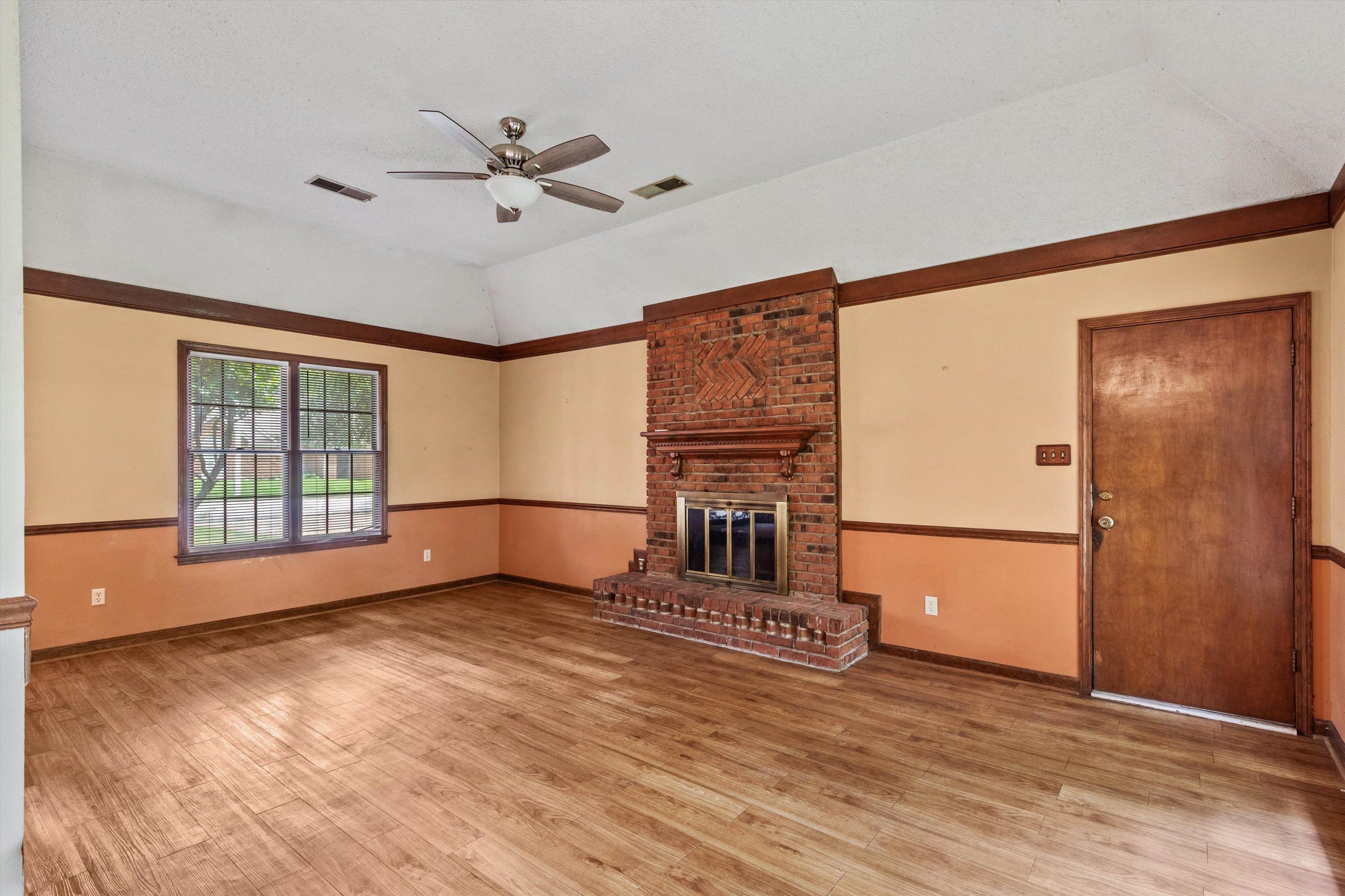 7009 Rocky Creek Dr Property Photo 6