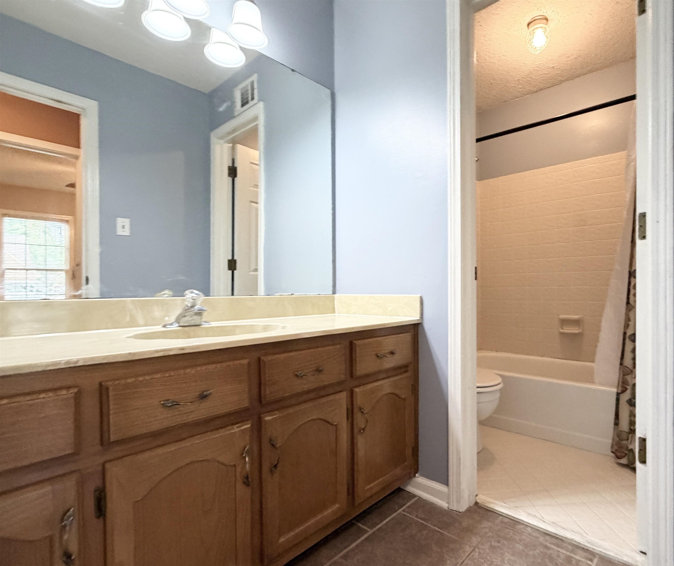 7009 Rocky Creek Dr Property Photo 17