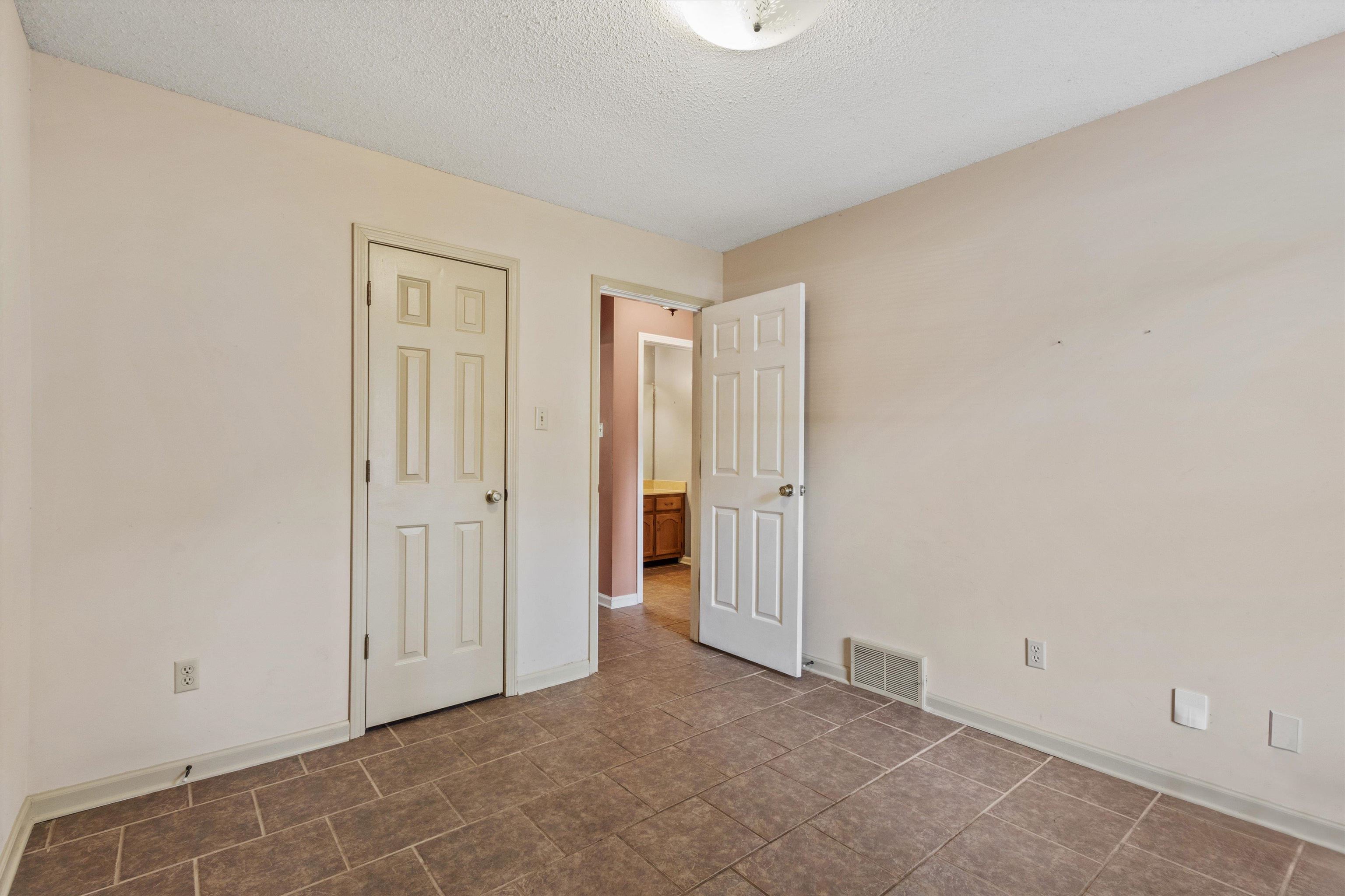 7009 Rocky Creek Dr Property Photo 18