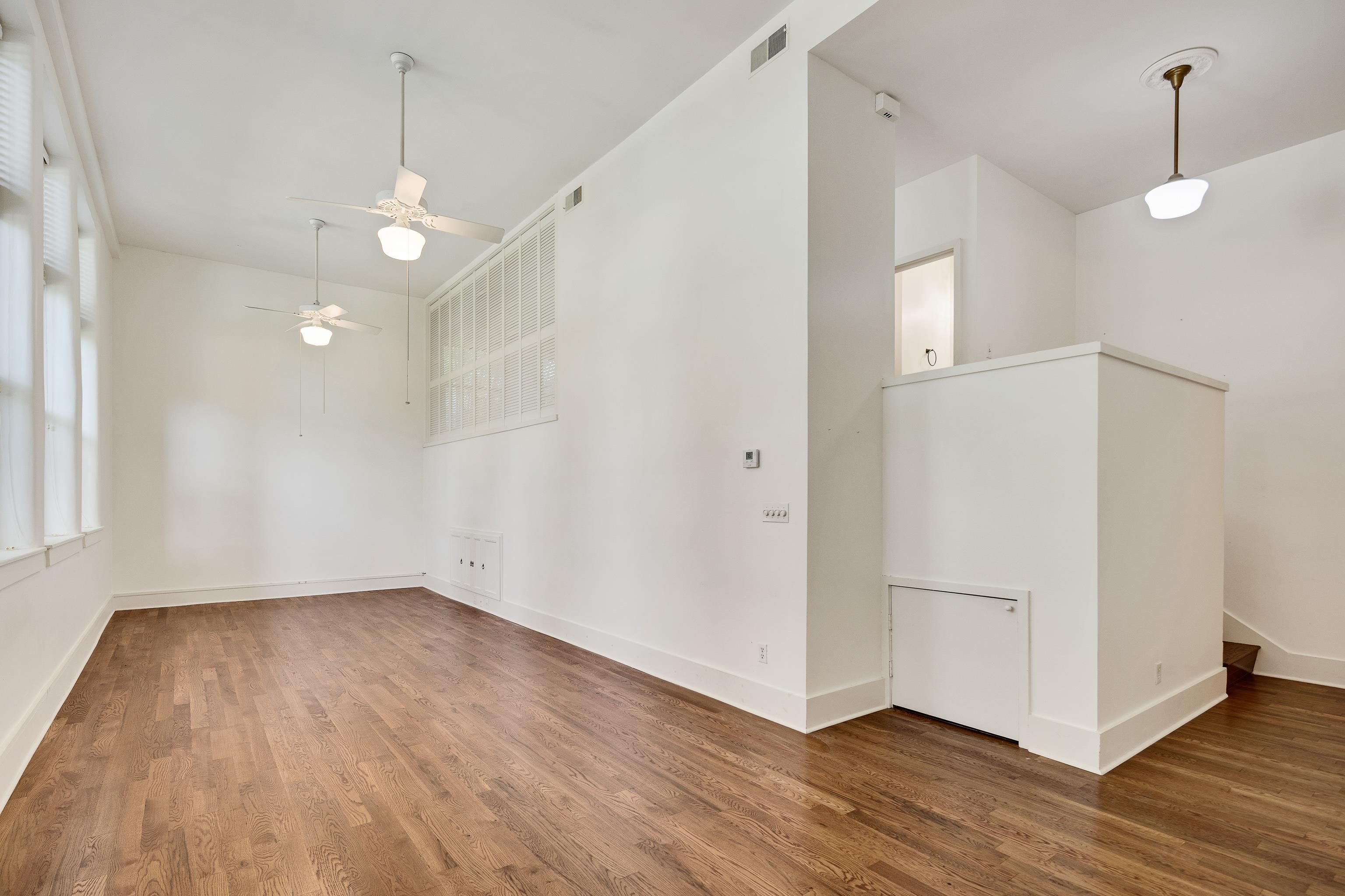 519 S Edgewood St 206 Property Photo 3
