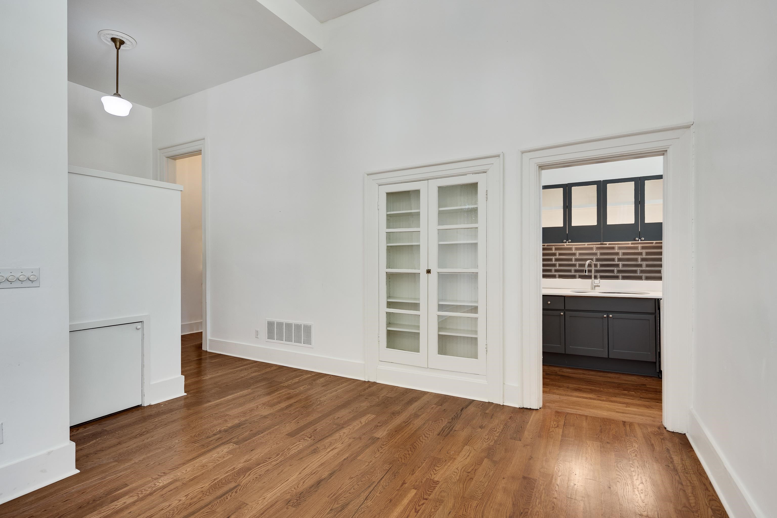 519 S Edgewood St 206 Property Photo 6