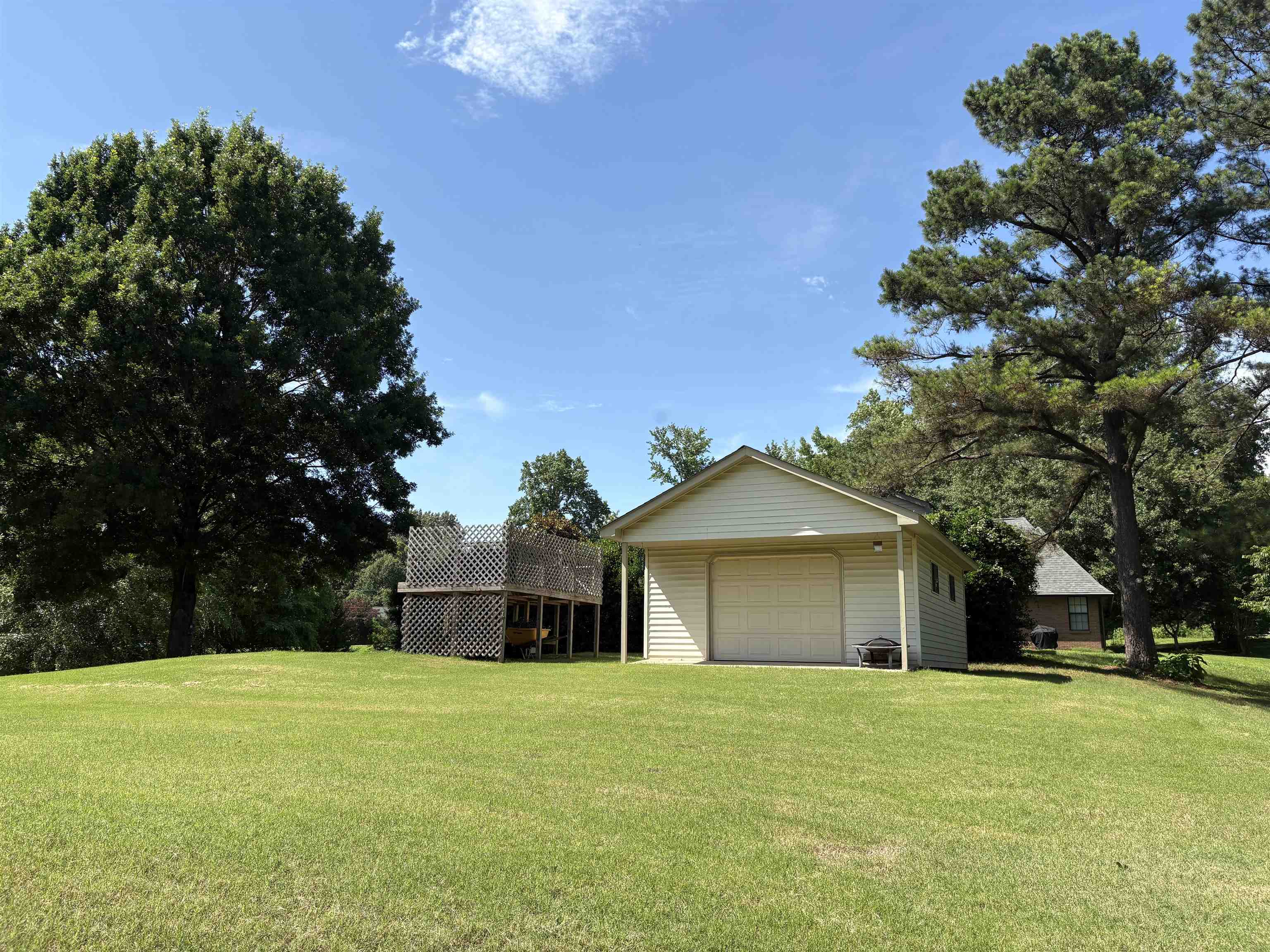 597 West Dr Property Photo 6
