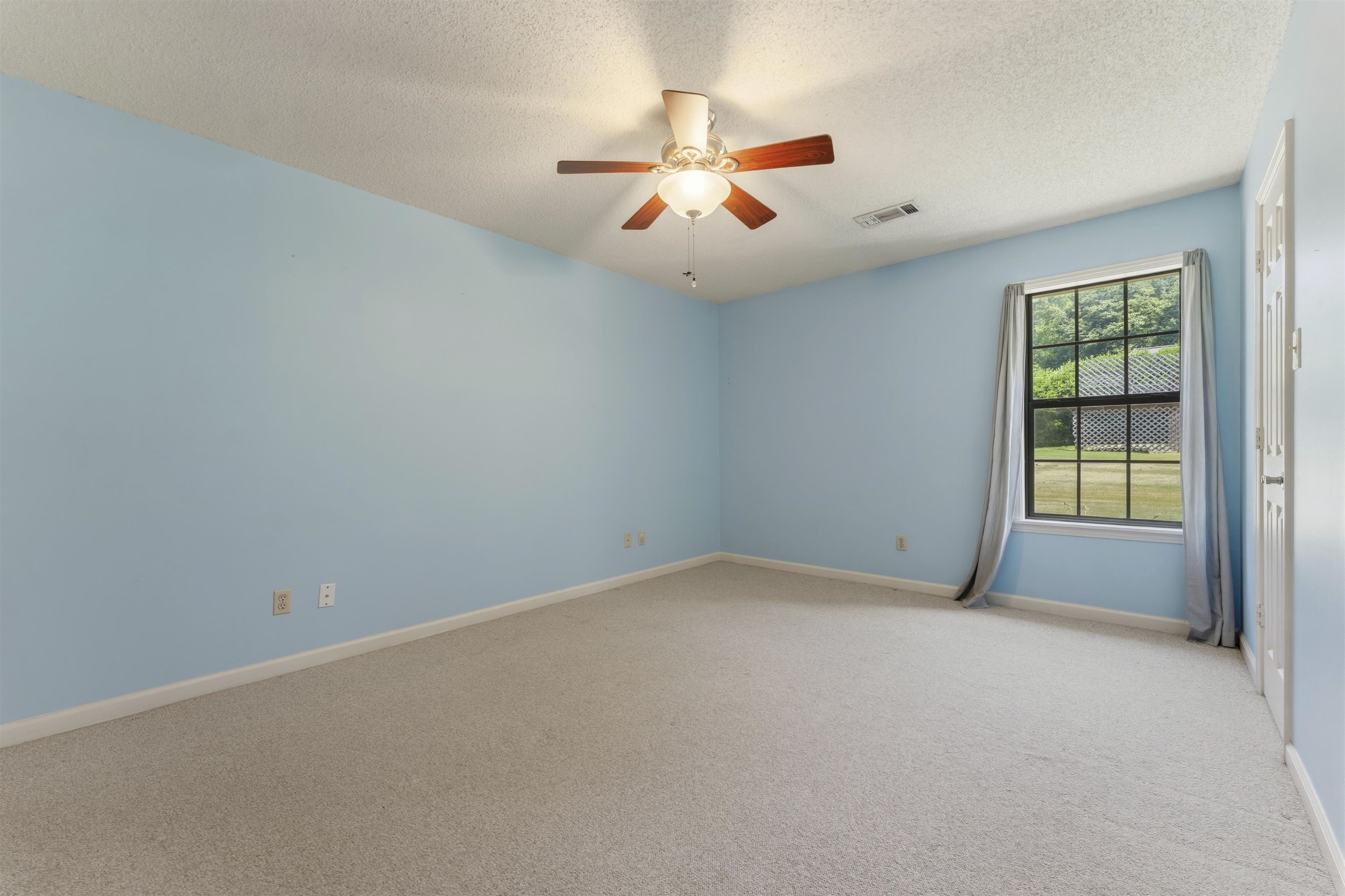 597 West Dr Property Photo 21