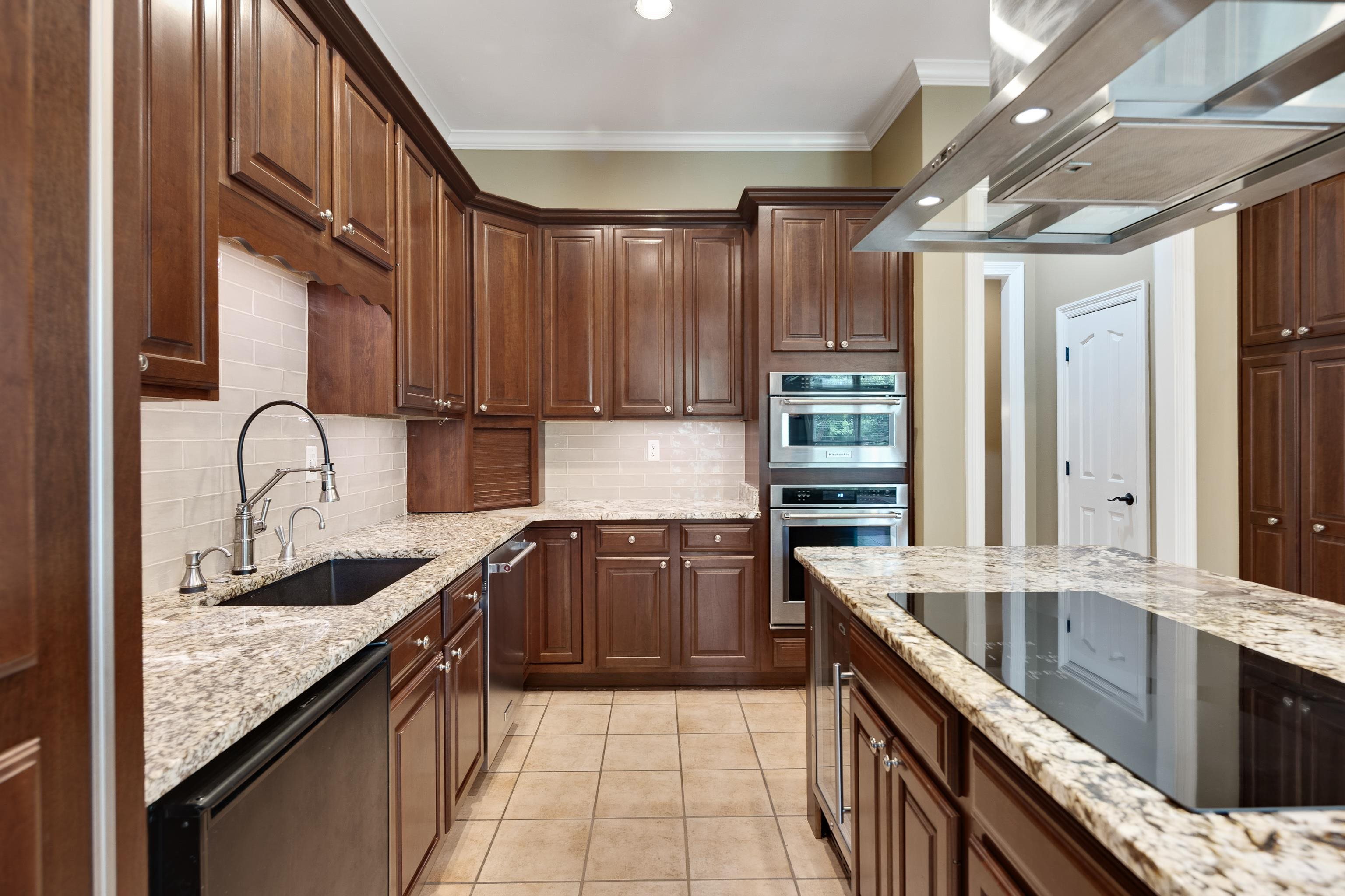 7590 Chapel Creek Pky N Property Photo 10