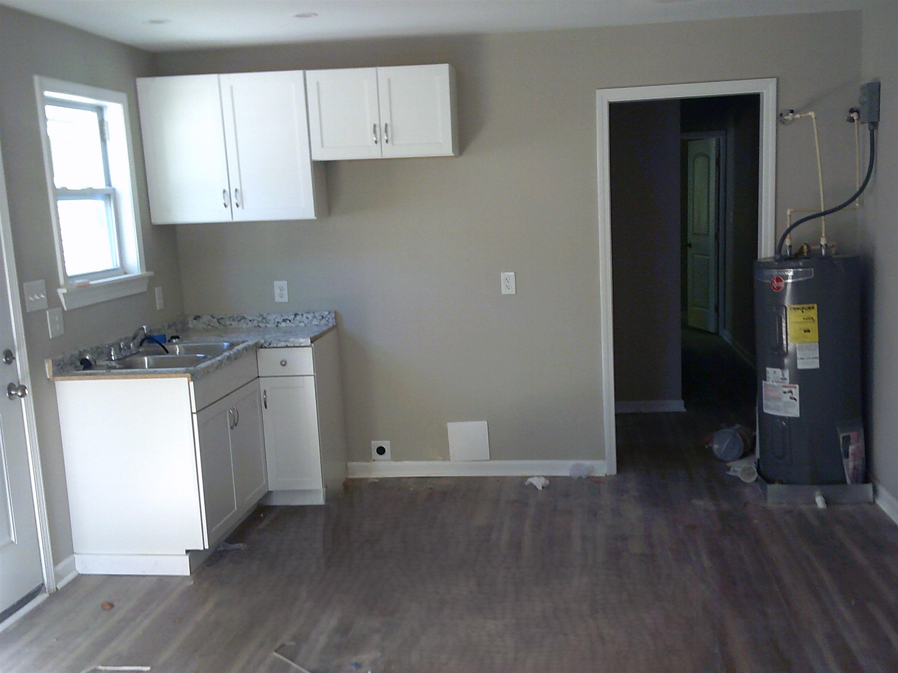 728 N Montgomery Ave Property Photo 2