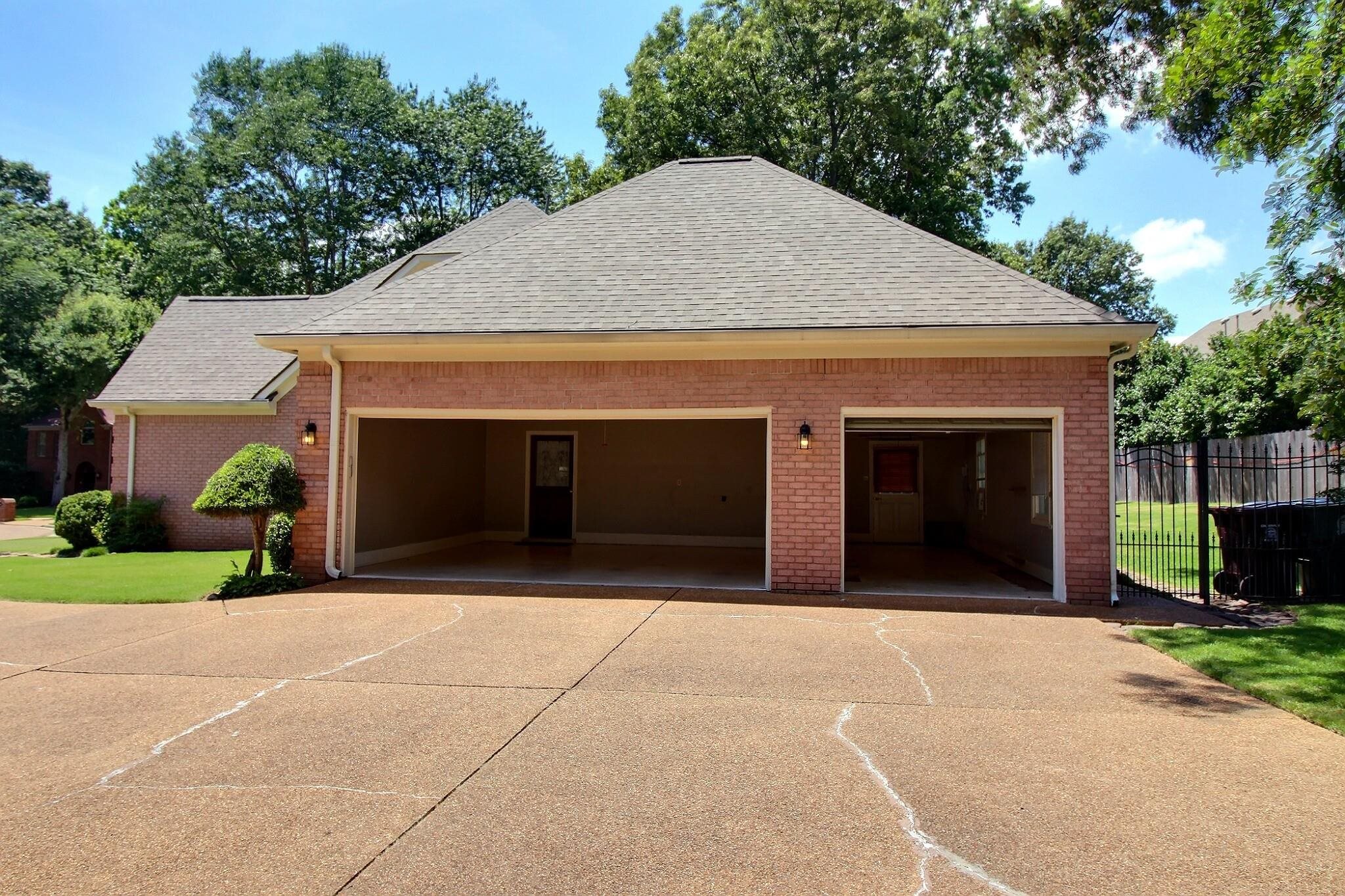 3328 Shady Forest Cv Property Photo 4