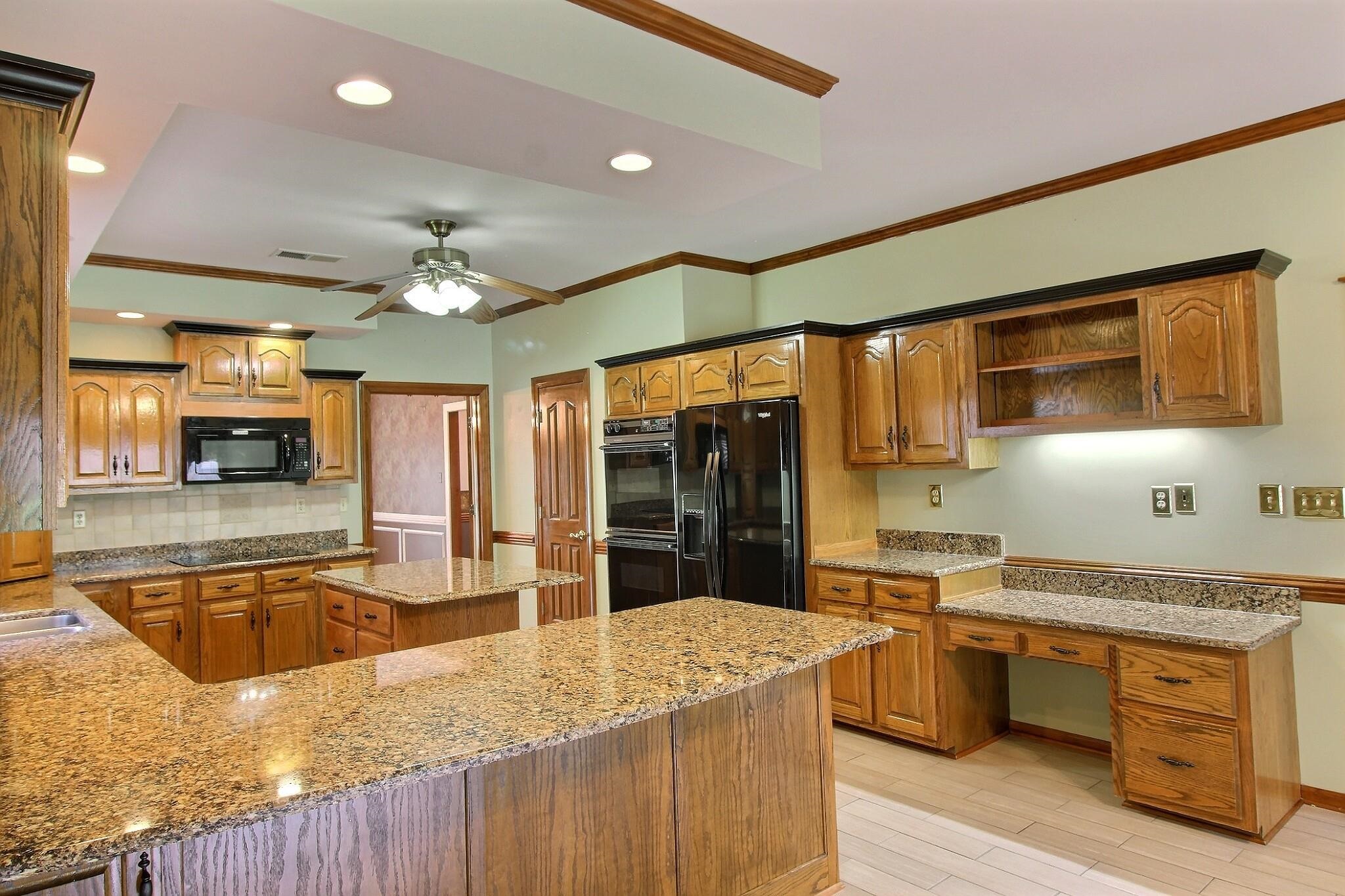 3328 Shady Forest Cv Property Photo 10