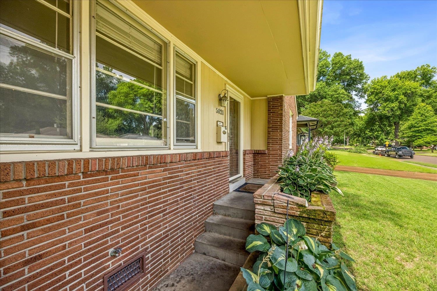 5021 Sequoia Ave Property Photo 3