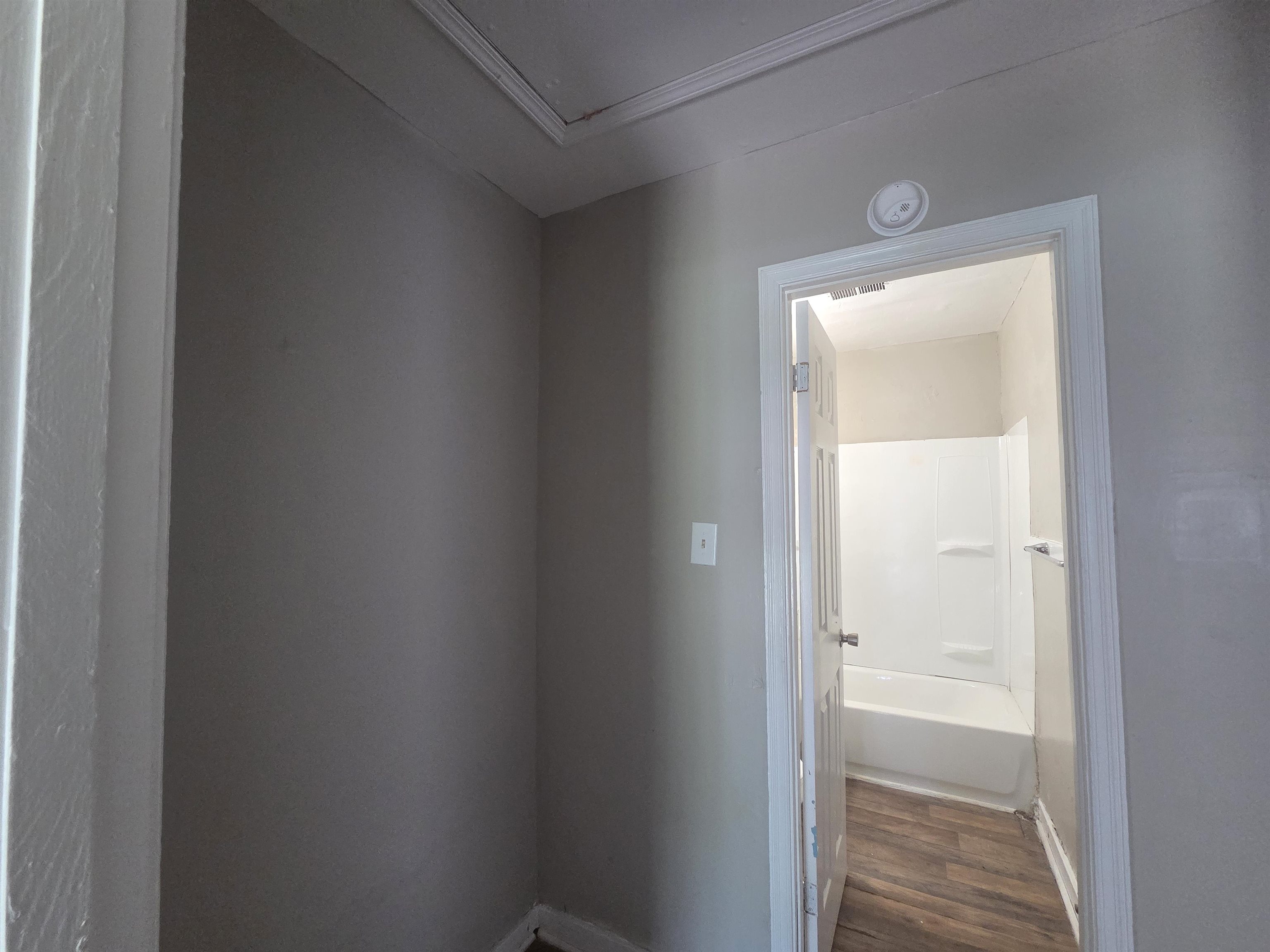 4047 Chelsea Ave Property Photo 4