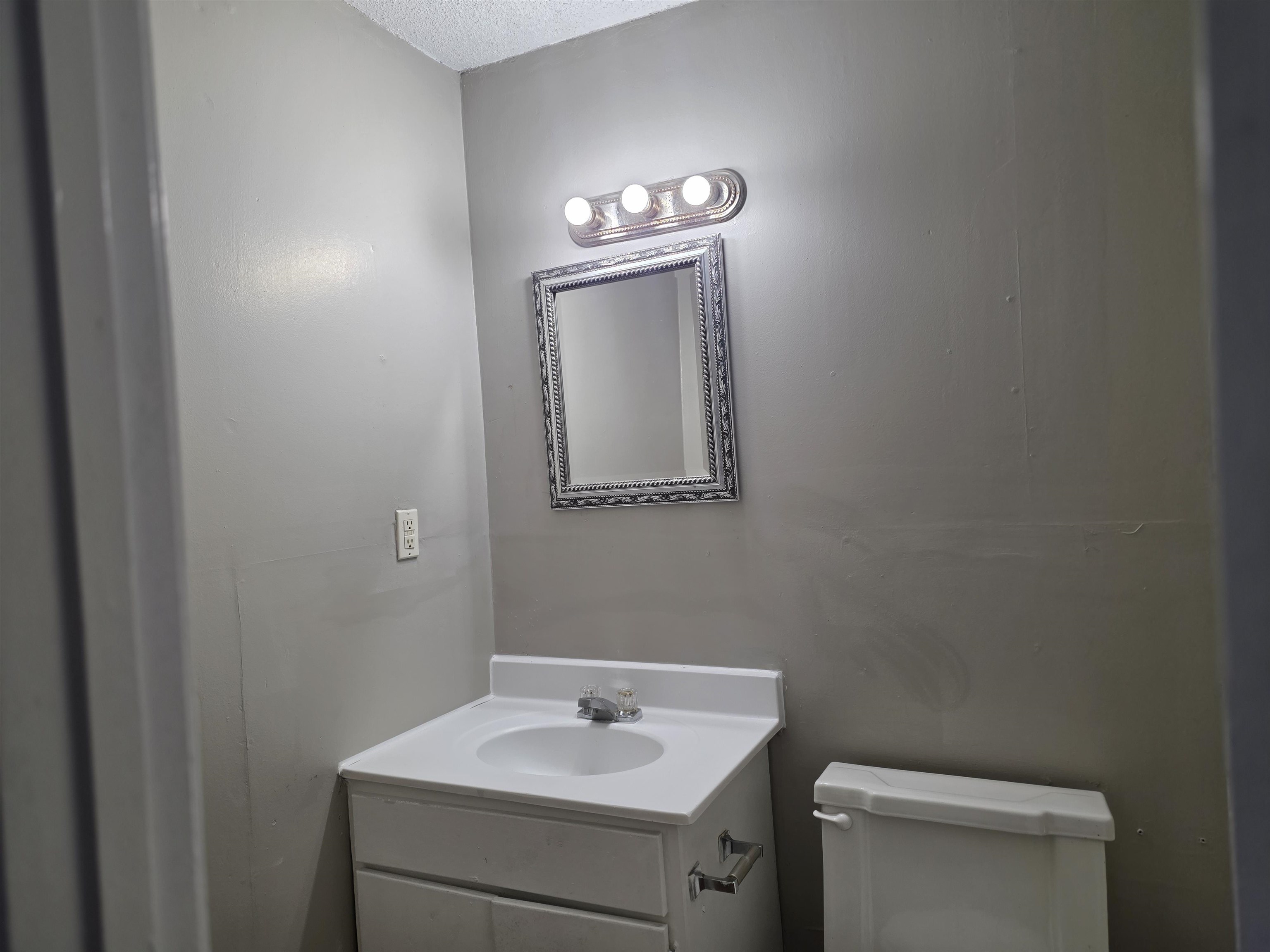 4047 Chelsea Ave Property Photo 25