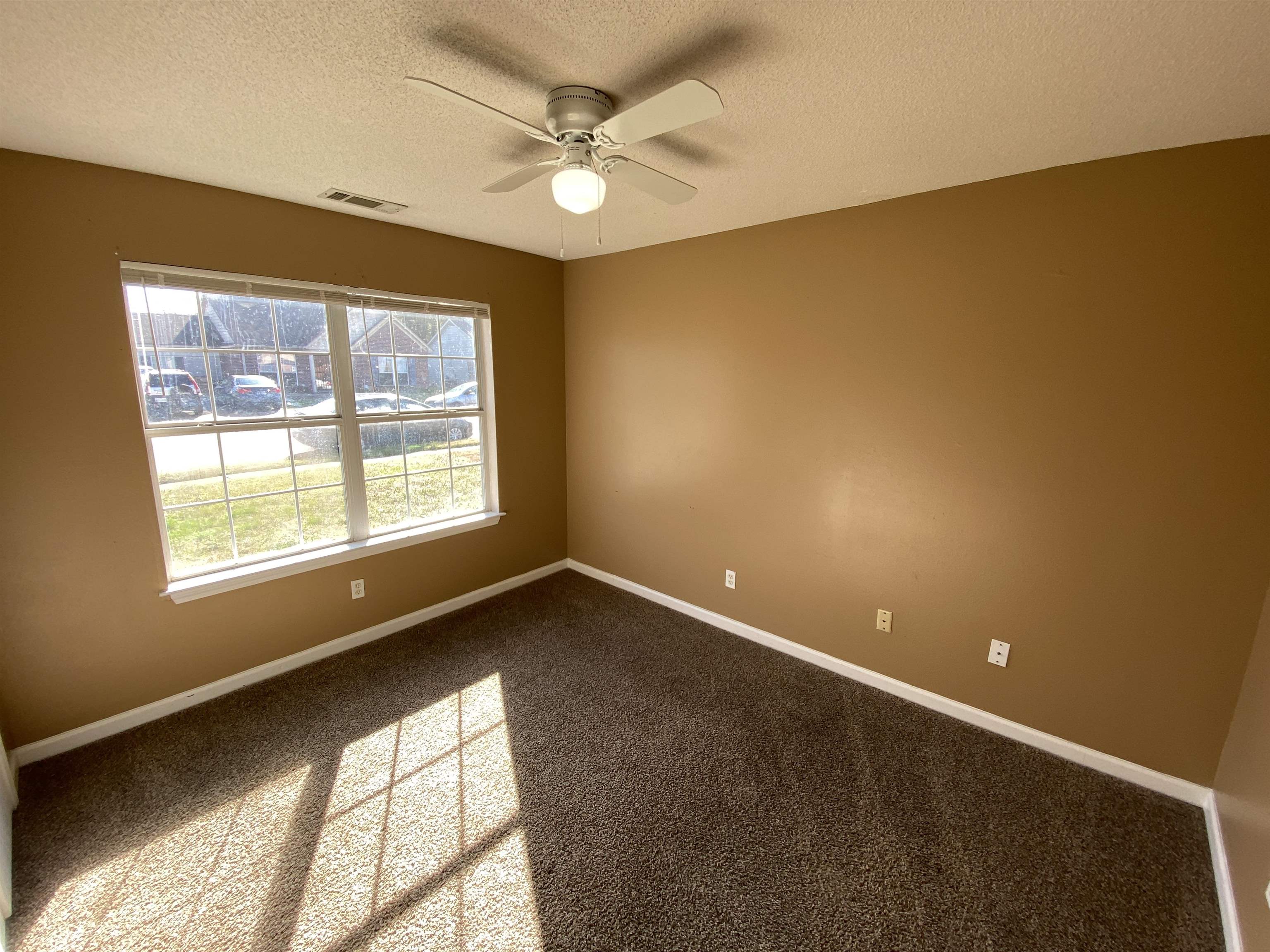4431 Shadow Leaf Cv N Property Photo 2