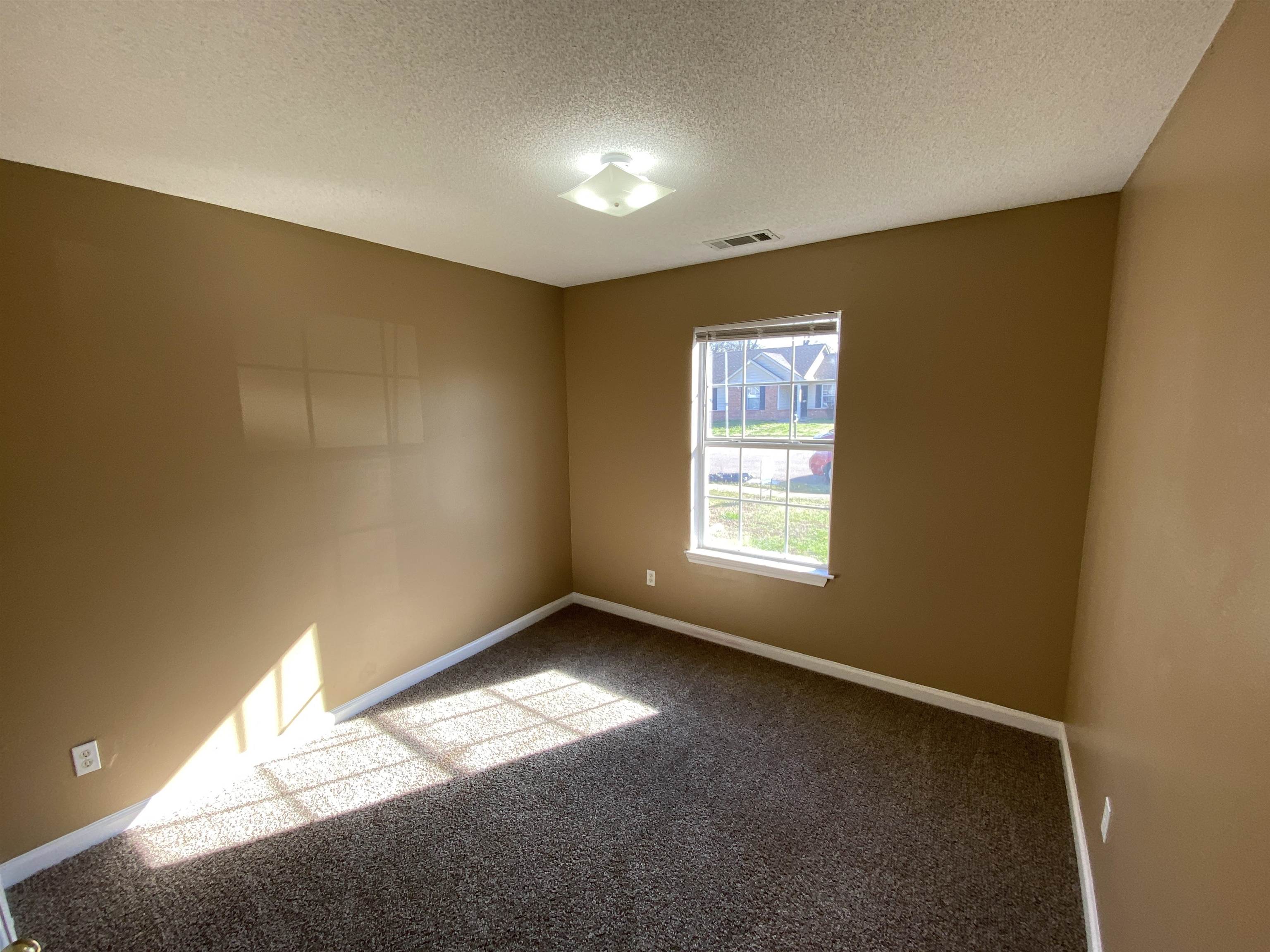 4431 Shadow Leaf Cv N Property Photo 3