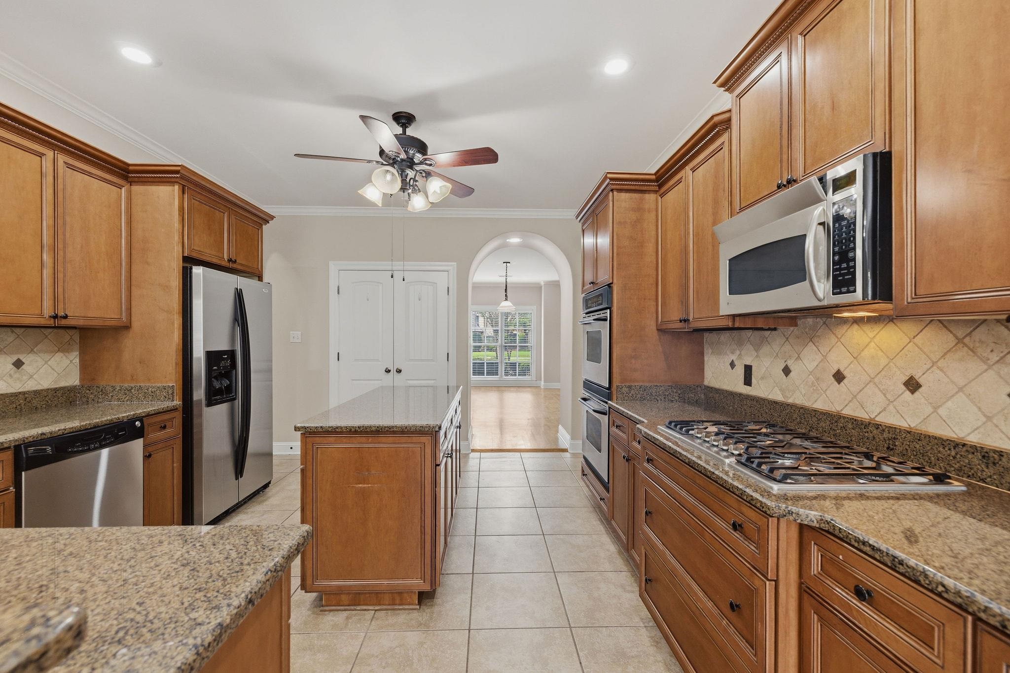 842 Shadow Walk Ln Property Photo 14
