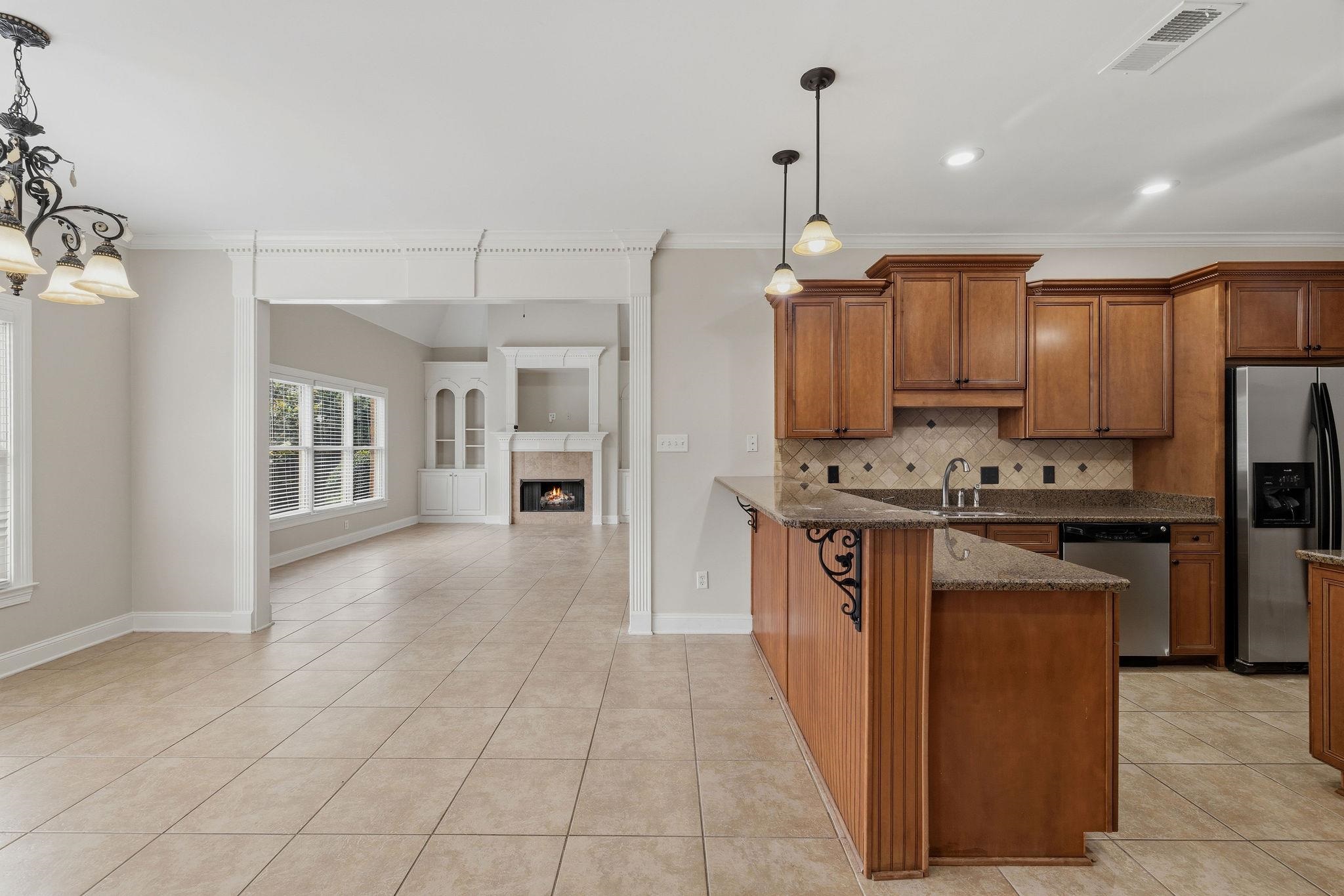 842 Shadow Walk Ln Property Photo 16