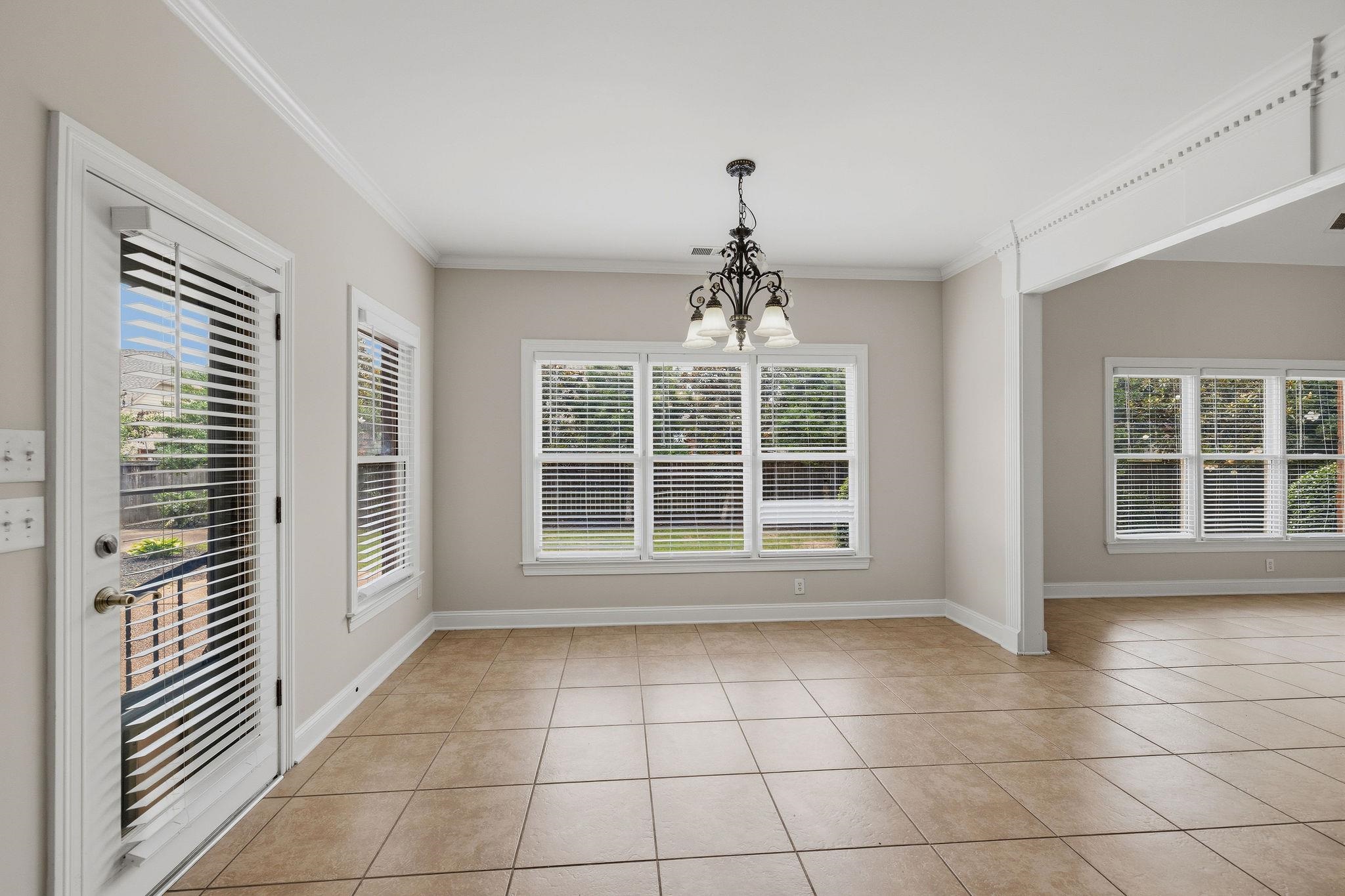 842 Shadow Walk Ln Property Photo 18