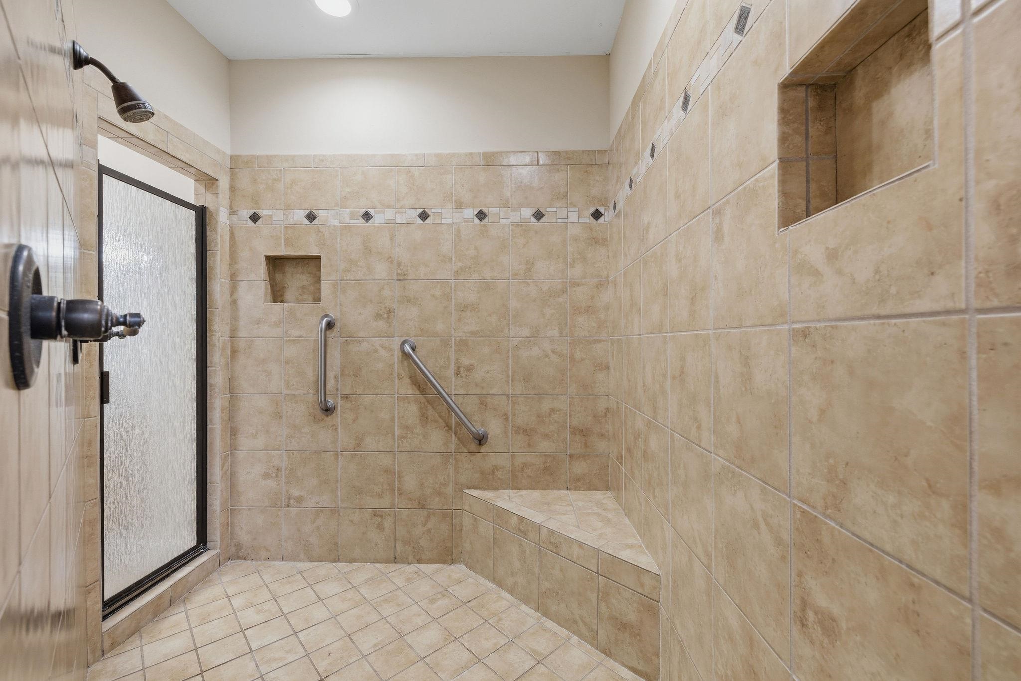 842 Shadow Walk Ln Property Photo 23
