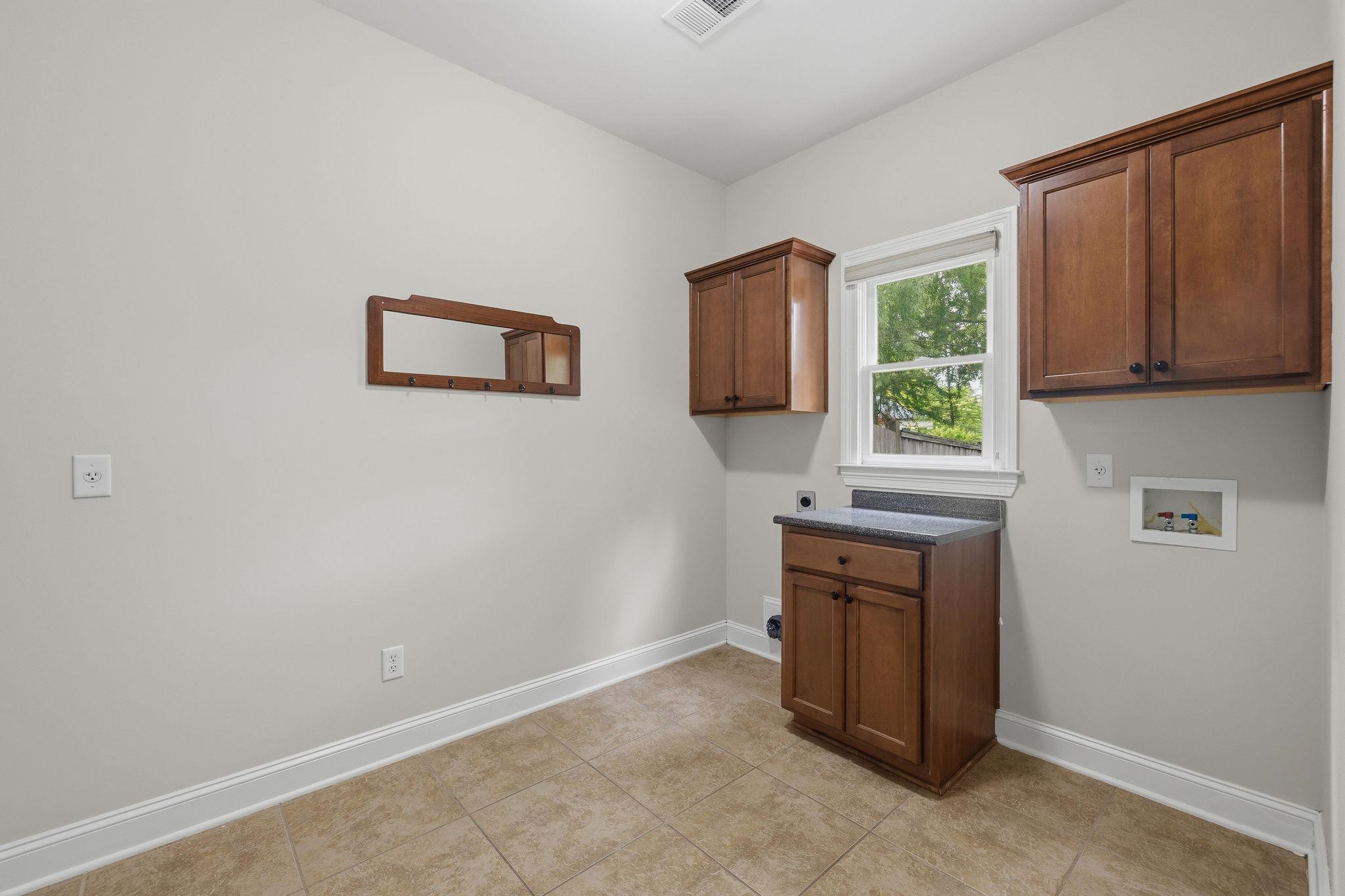 842 Shadow Walk Ln Property Photo 32