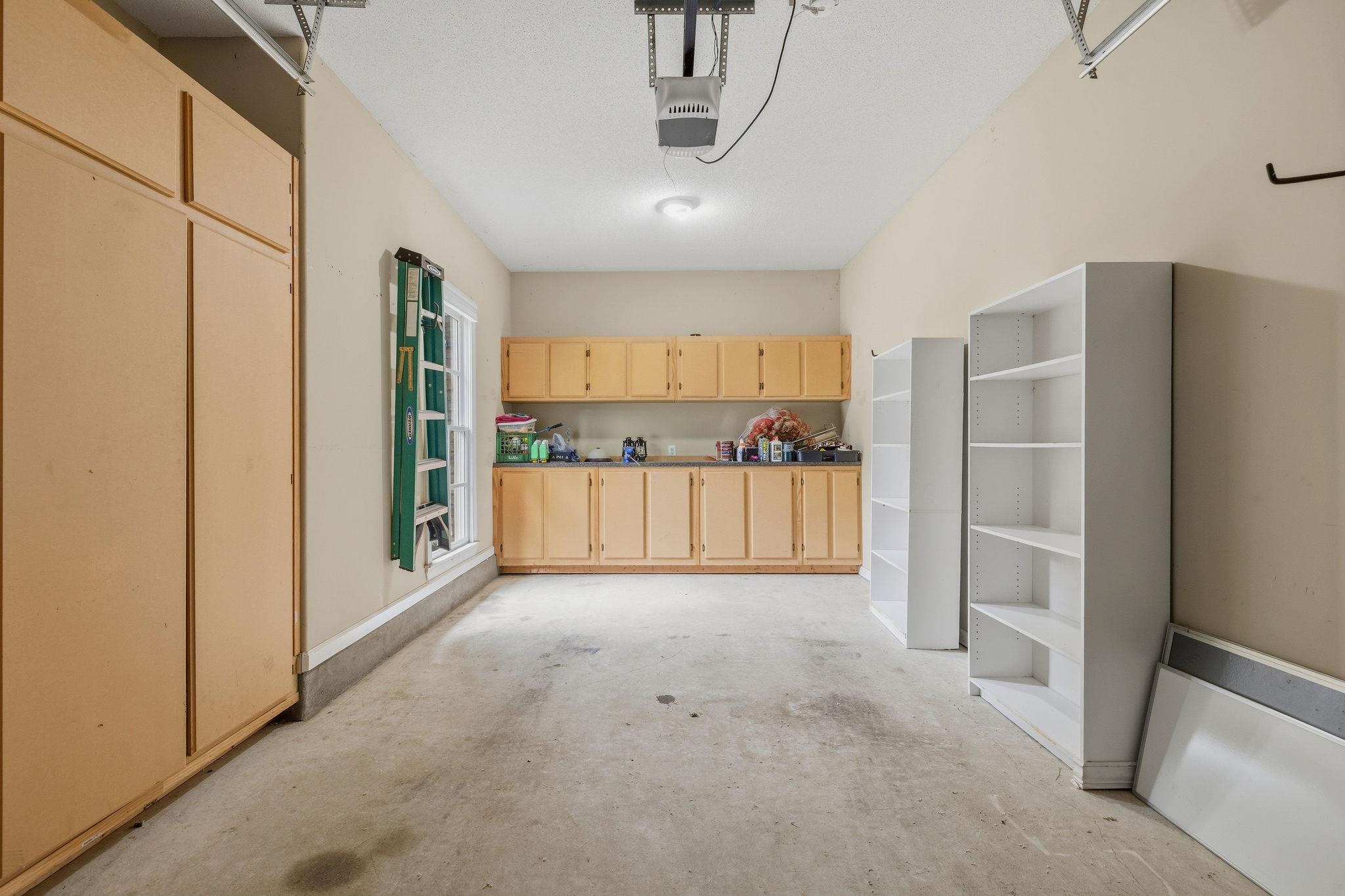 842 Shadow Walk Ln Property Photo 38