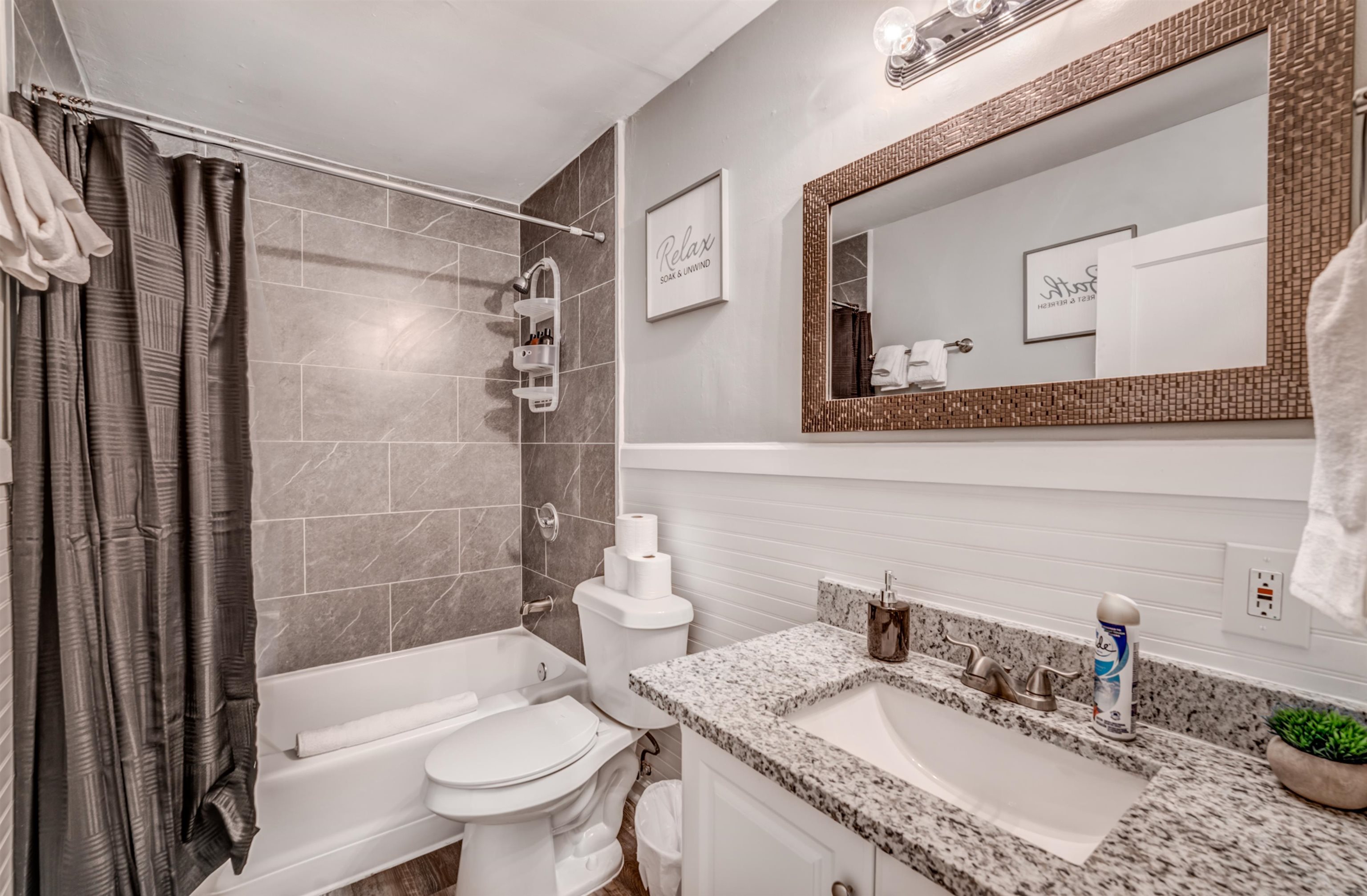 4493 Quince Rd Property Photo 12