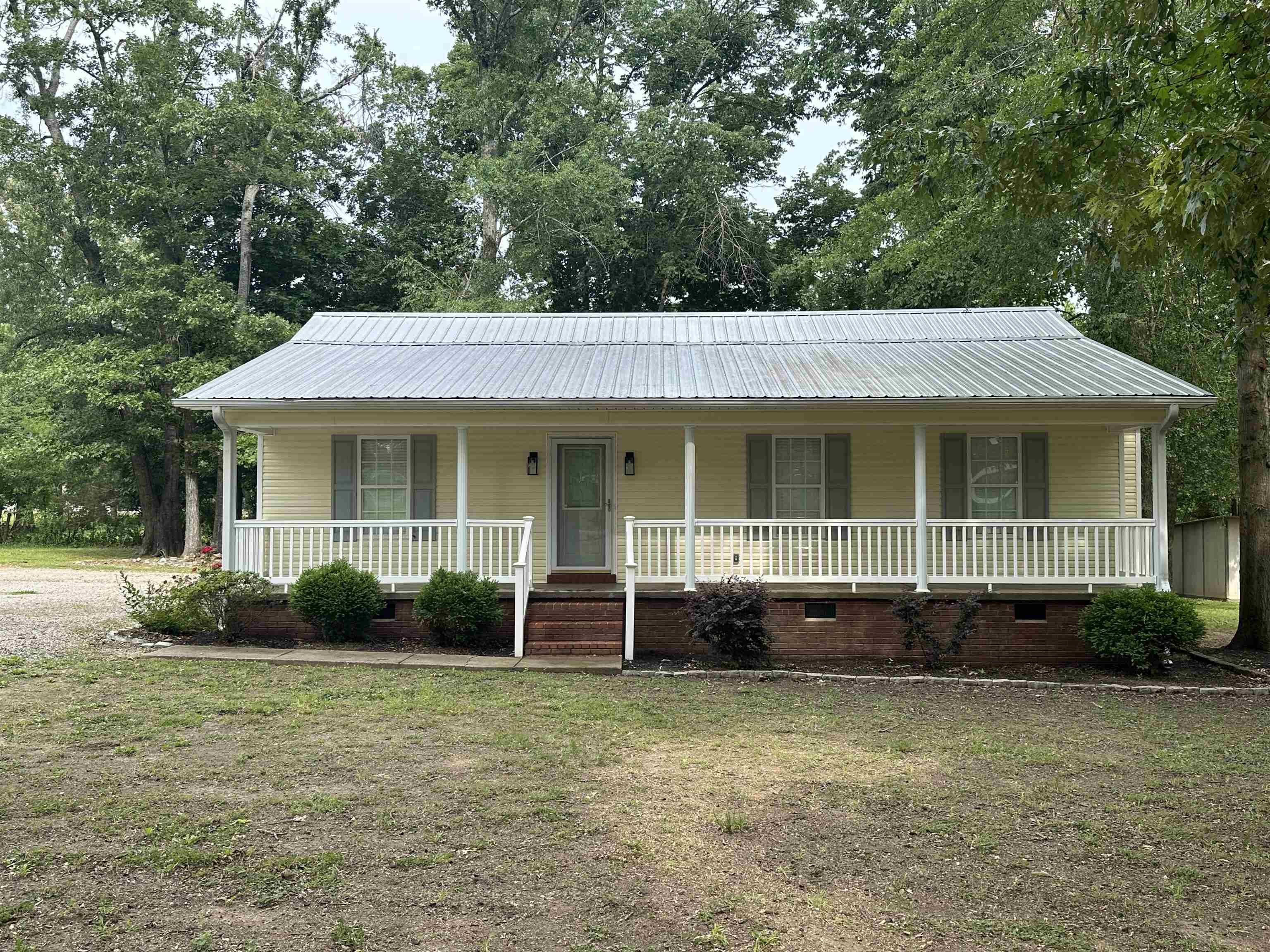 40 LOVE LN Property Photo 1