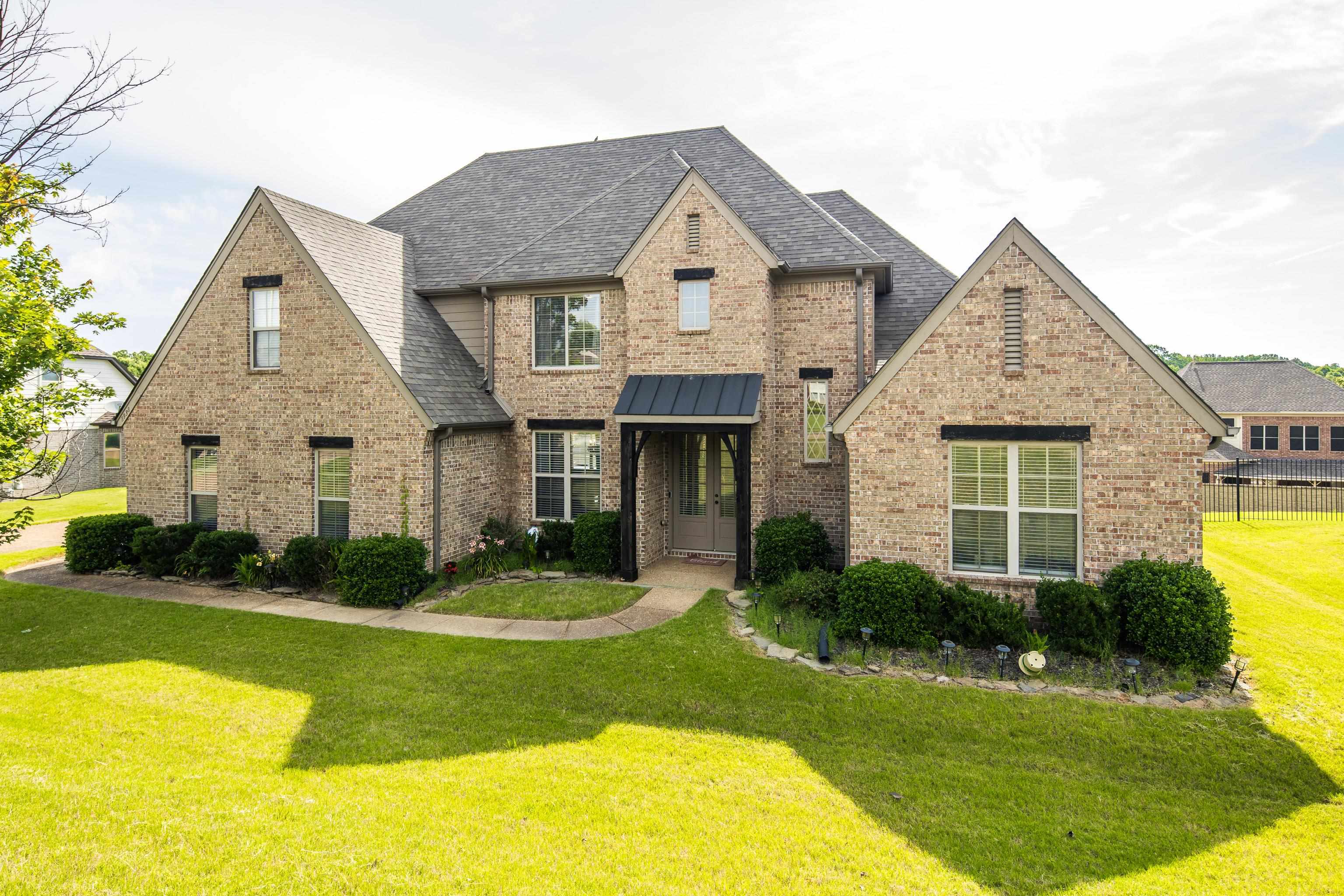 8938 Mt Hill Dr Property Photo 1
