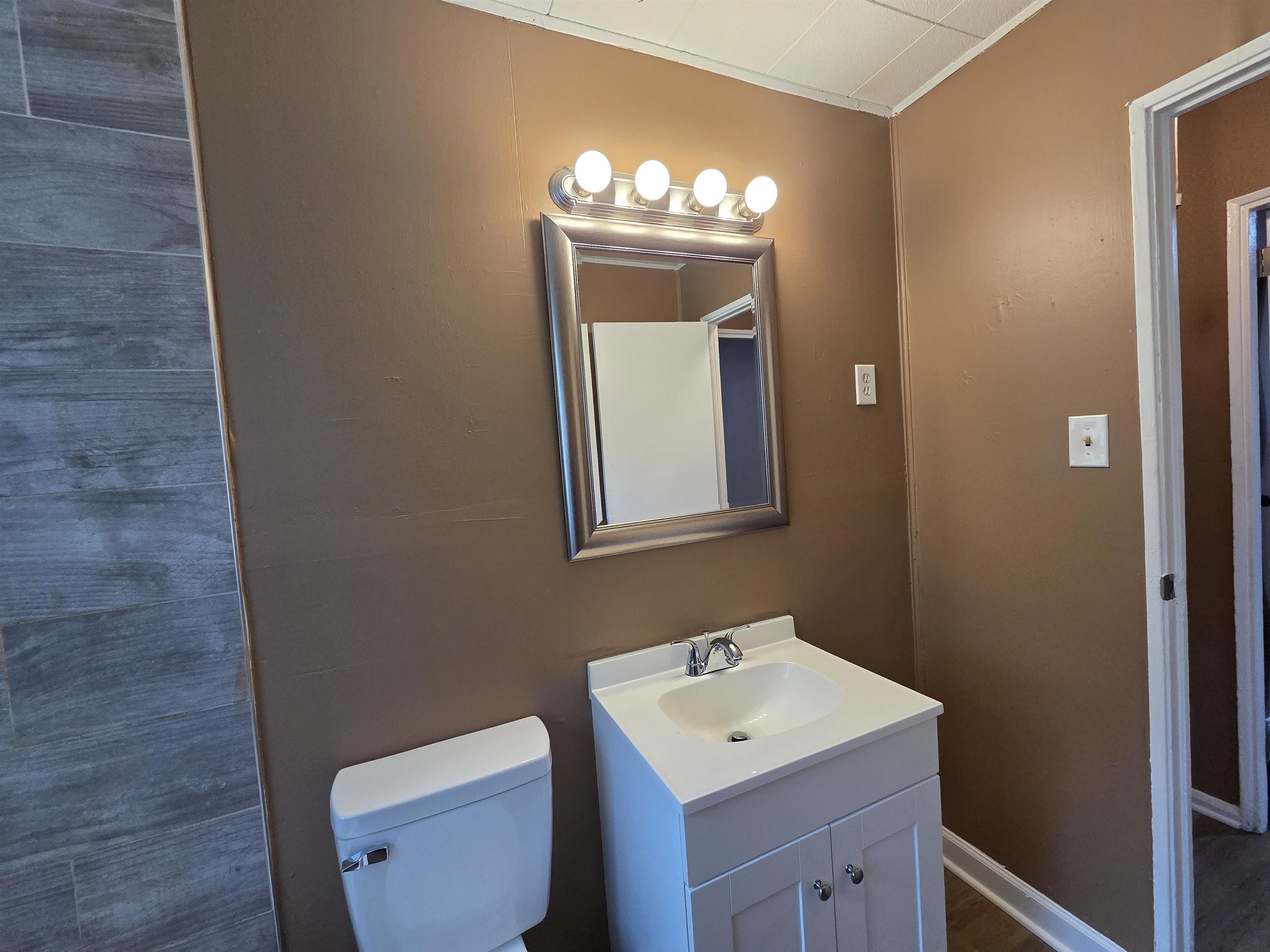 3263 Baskin St Property Photo 2