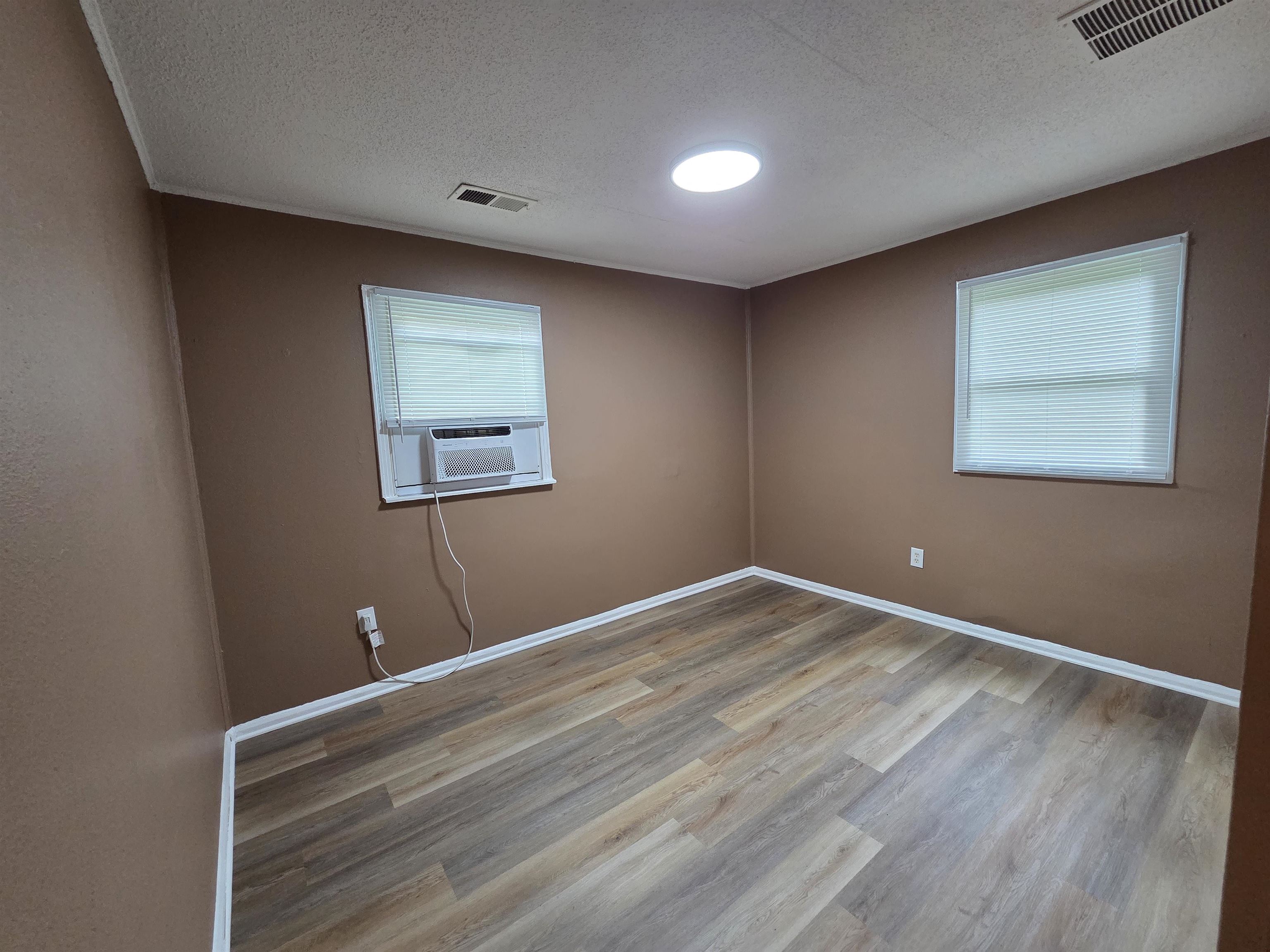 3263 Baskin St Property Photo 8