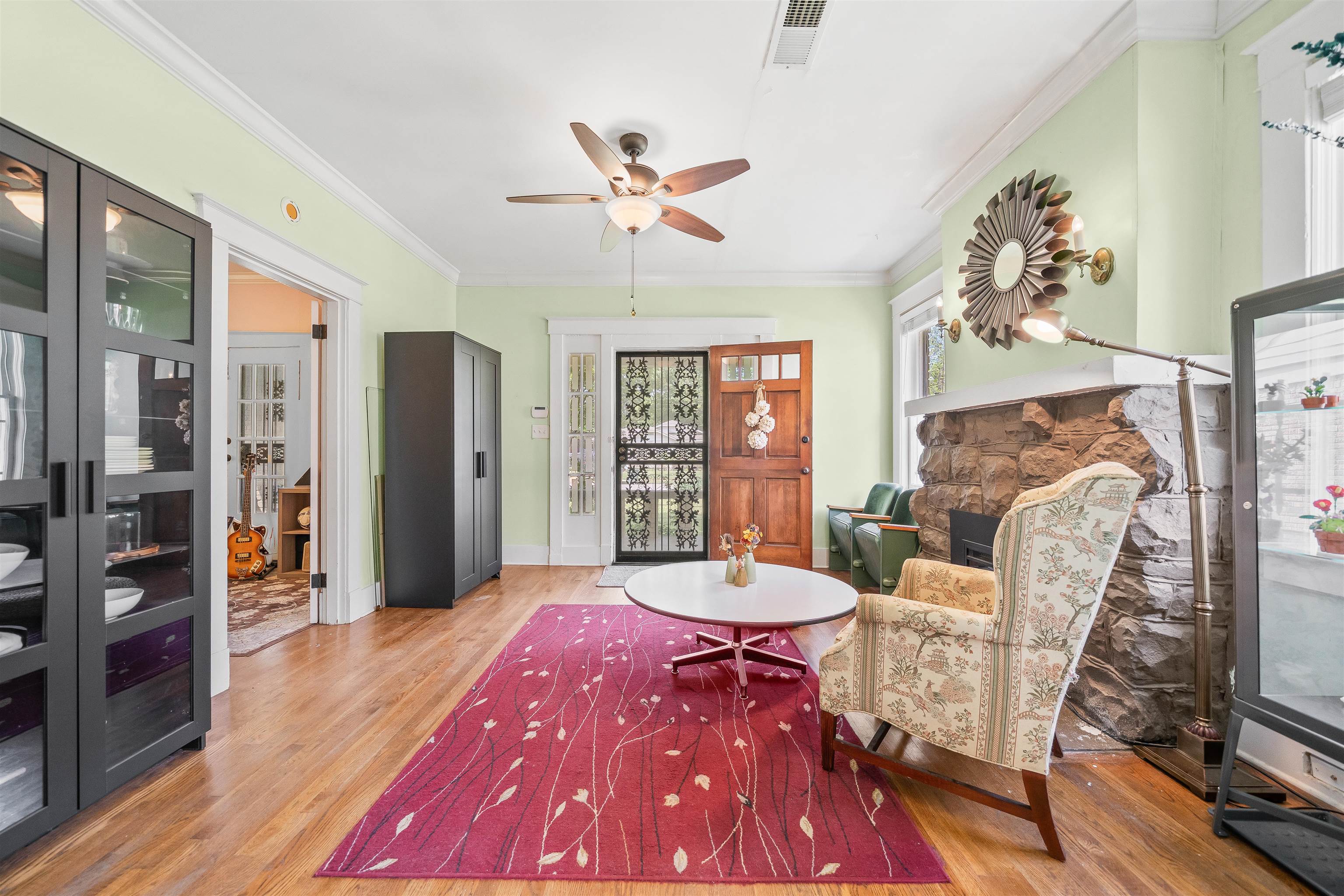 670 Maury St Property Photo 3