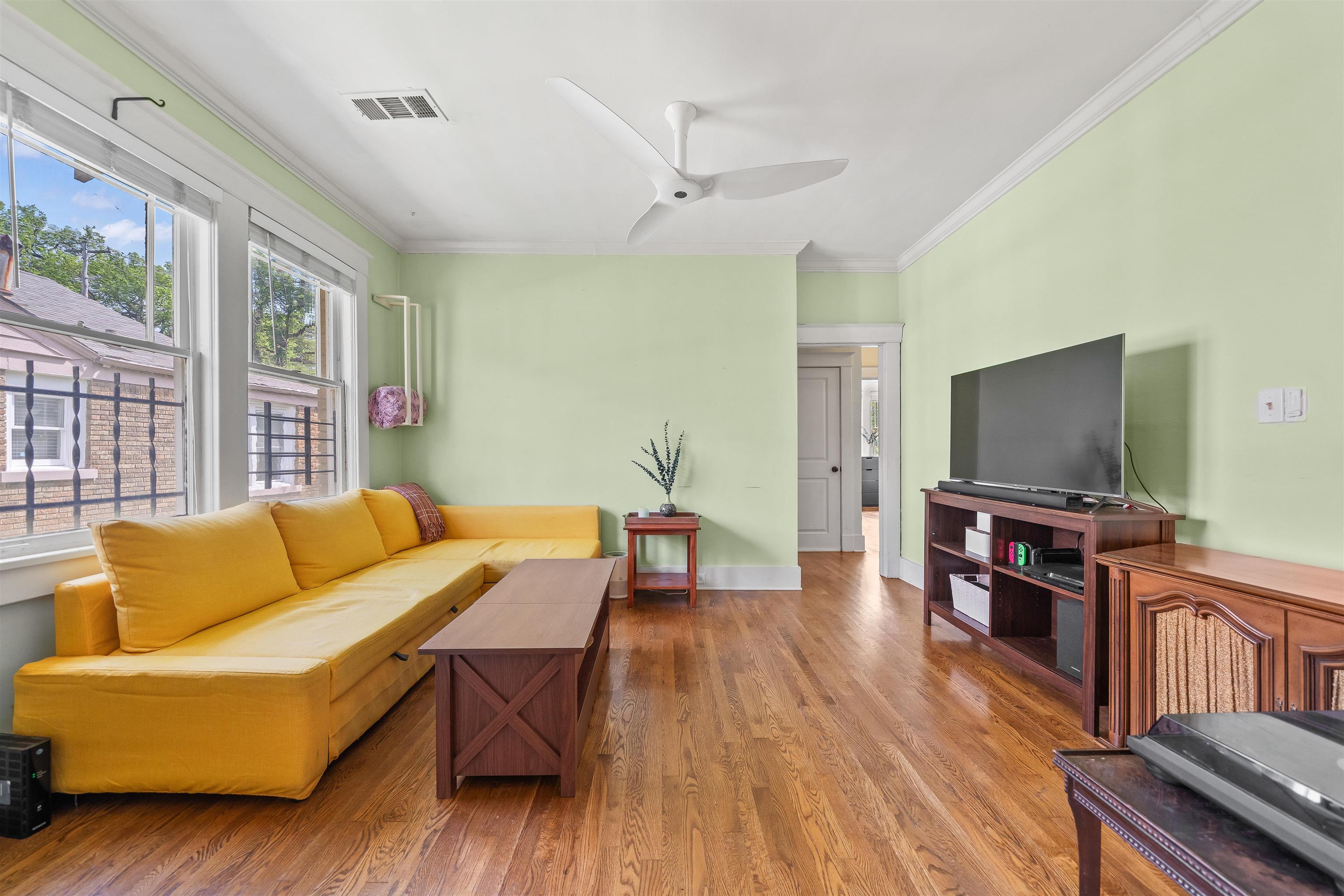 670 Maury St Property Photo 4
