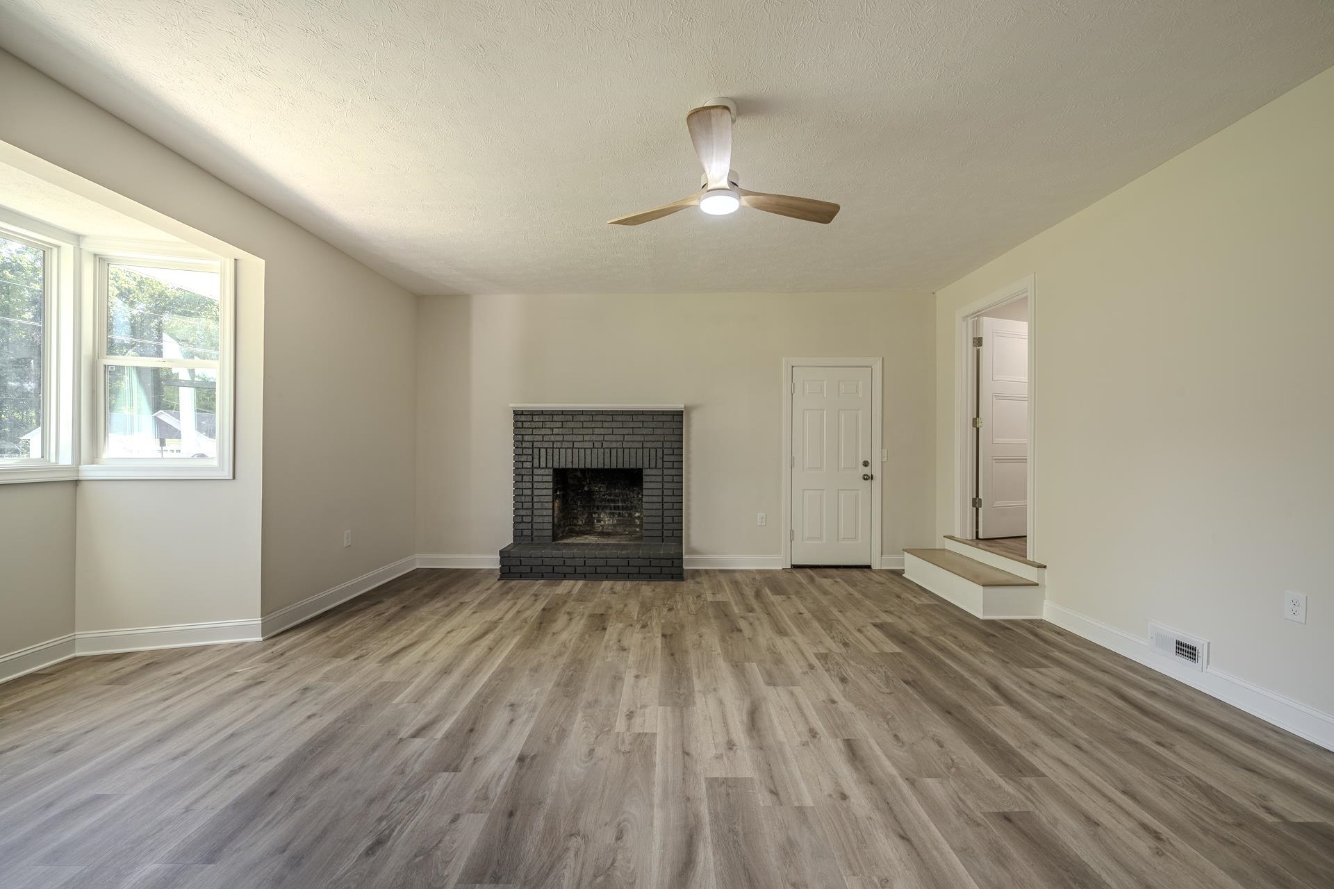 260 Barker Dr Property Photo 6