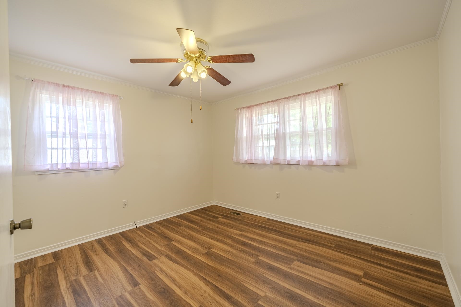 55 Squaw St Property Photo 19