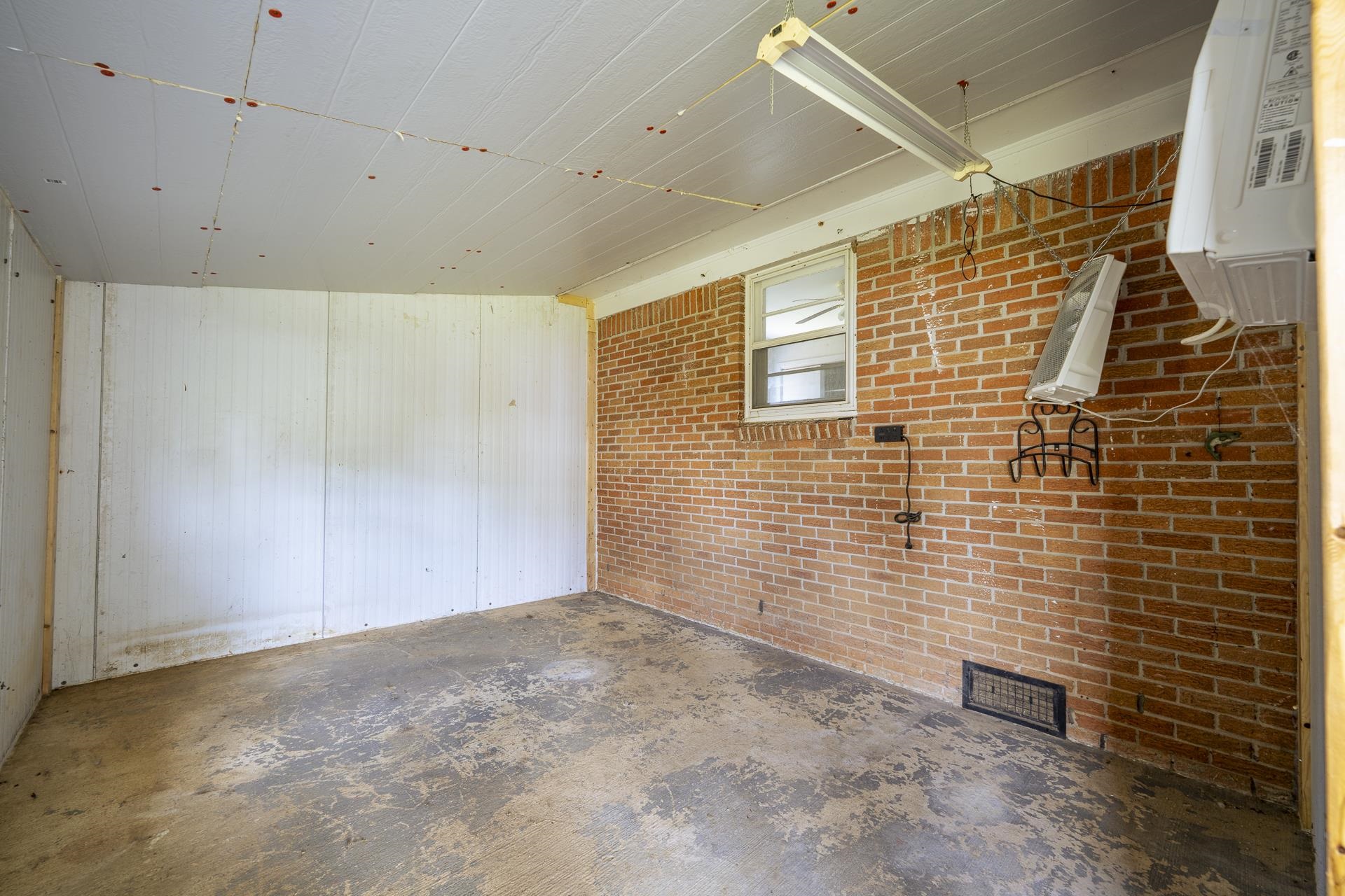 55 Squaw St Property Photo 27