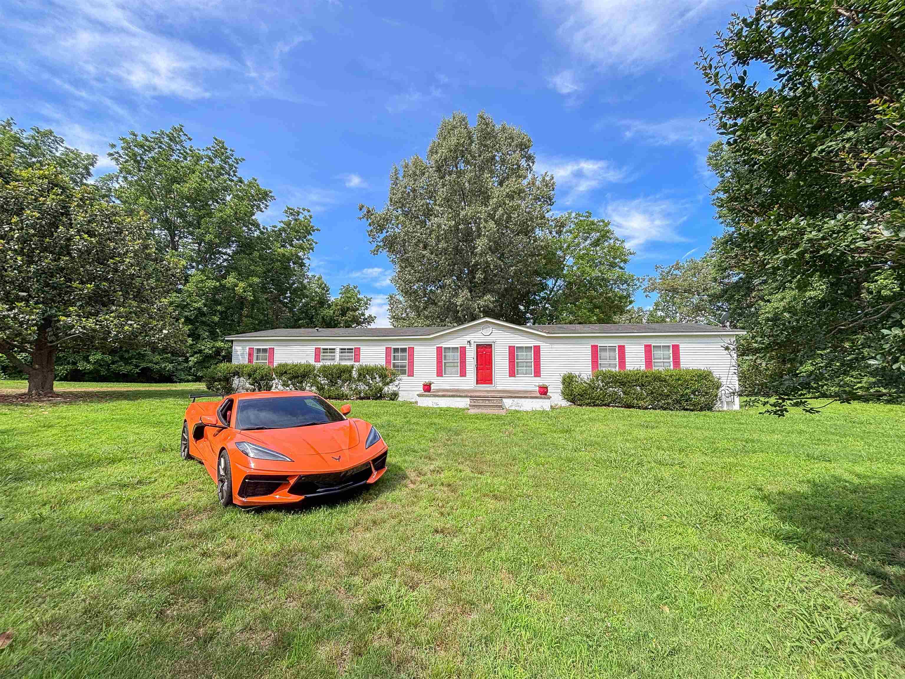 2847 Holly Grove Rd Property Photo 2