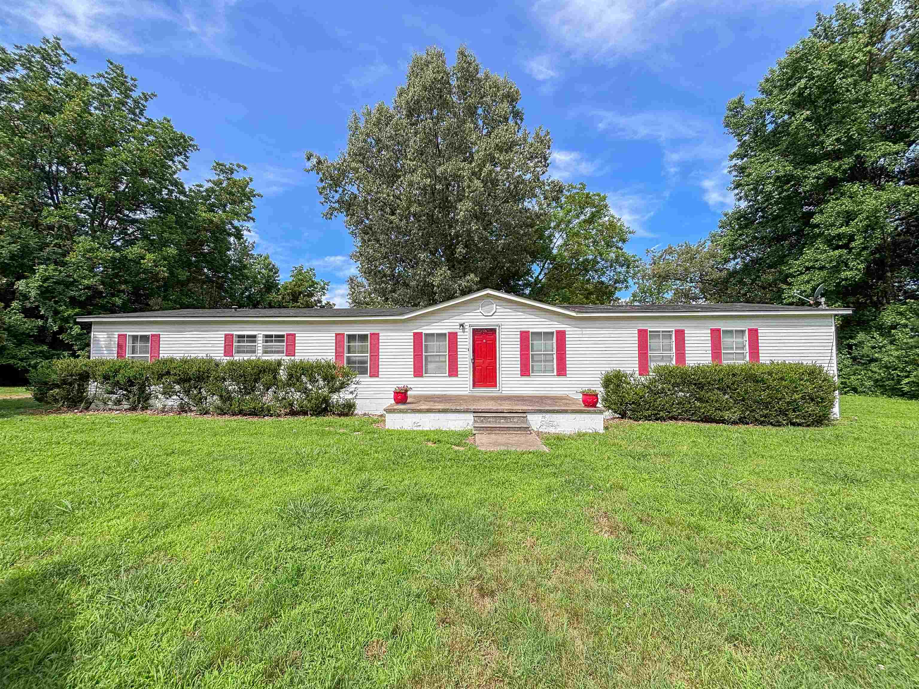 2847 Holly Grove Rd Property Photo 3