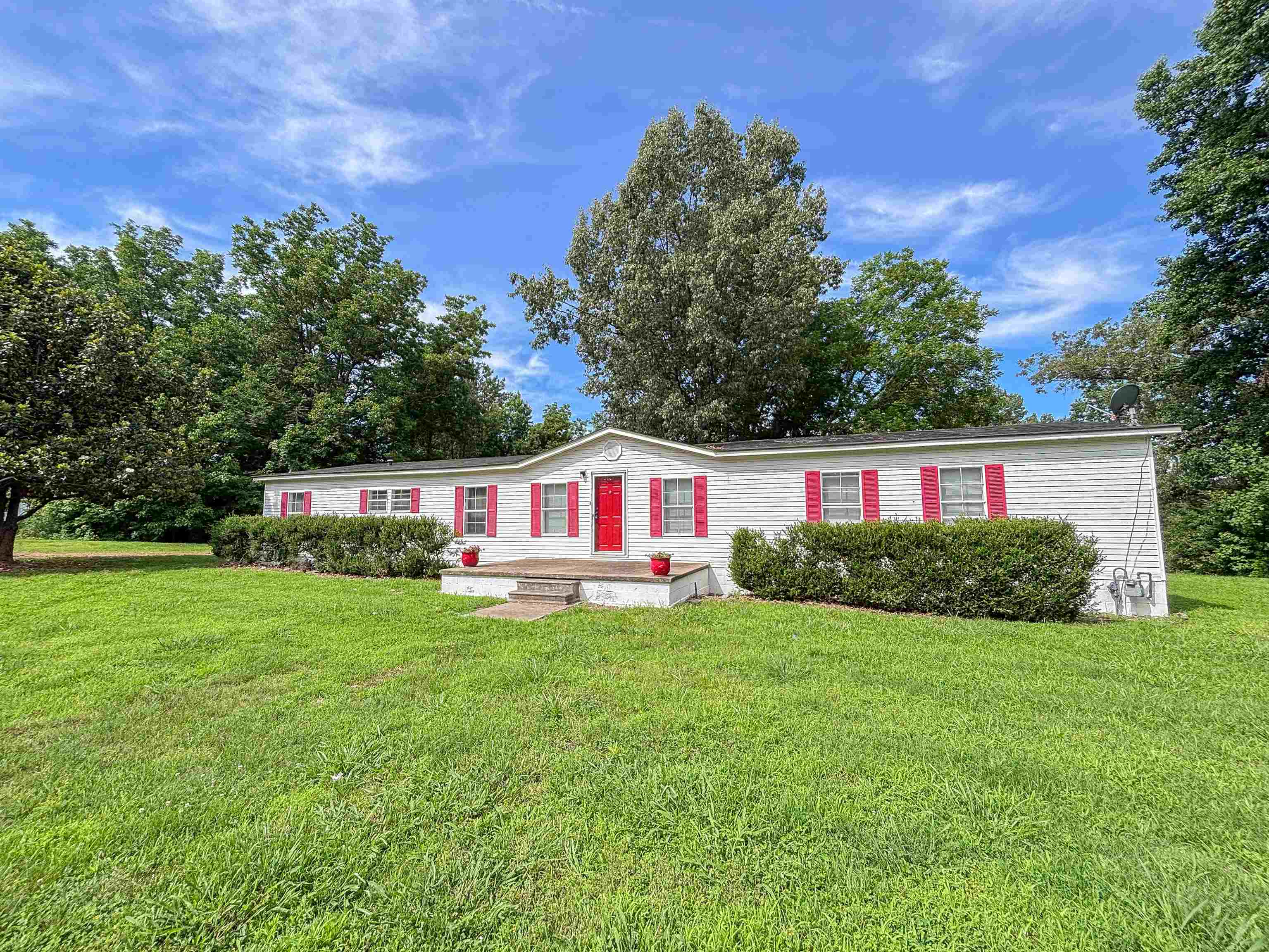 2847 Holly Grove Rd Property Photo 4