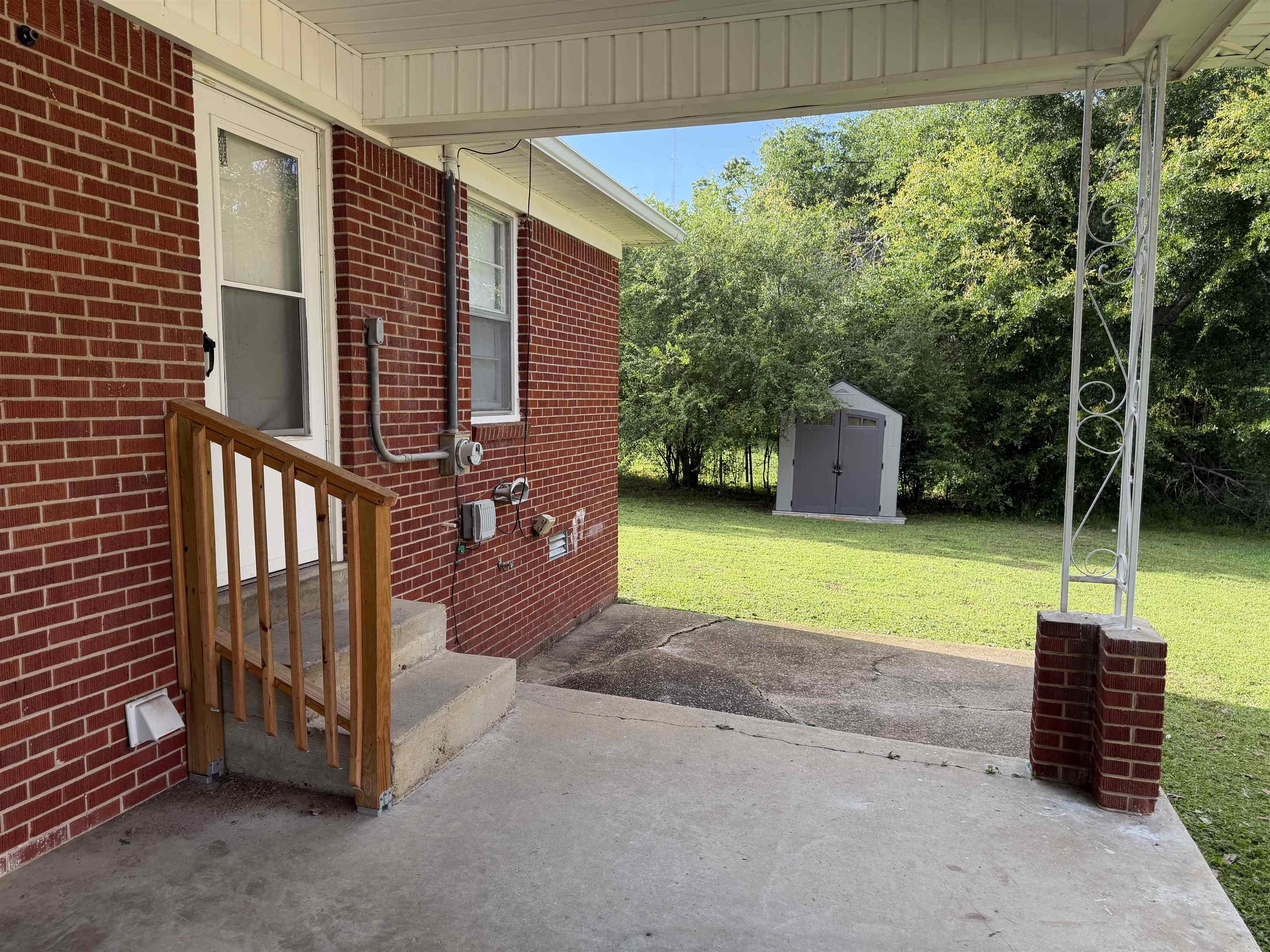 200 Jw Davis Dr Property Photo 4