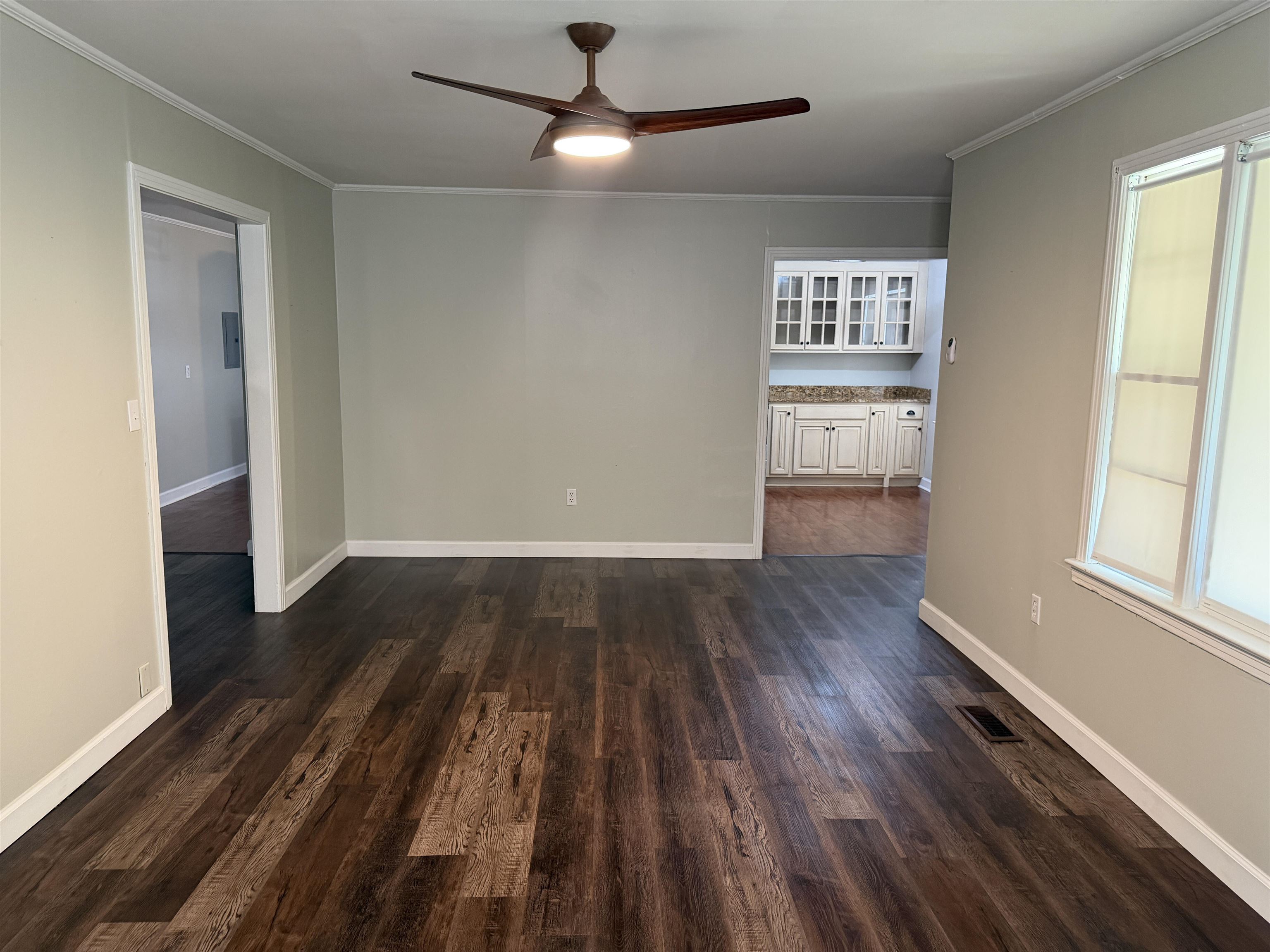 200 Jw Davis Dr Property Photo 8