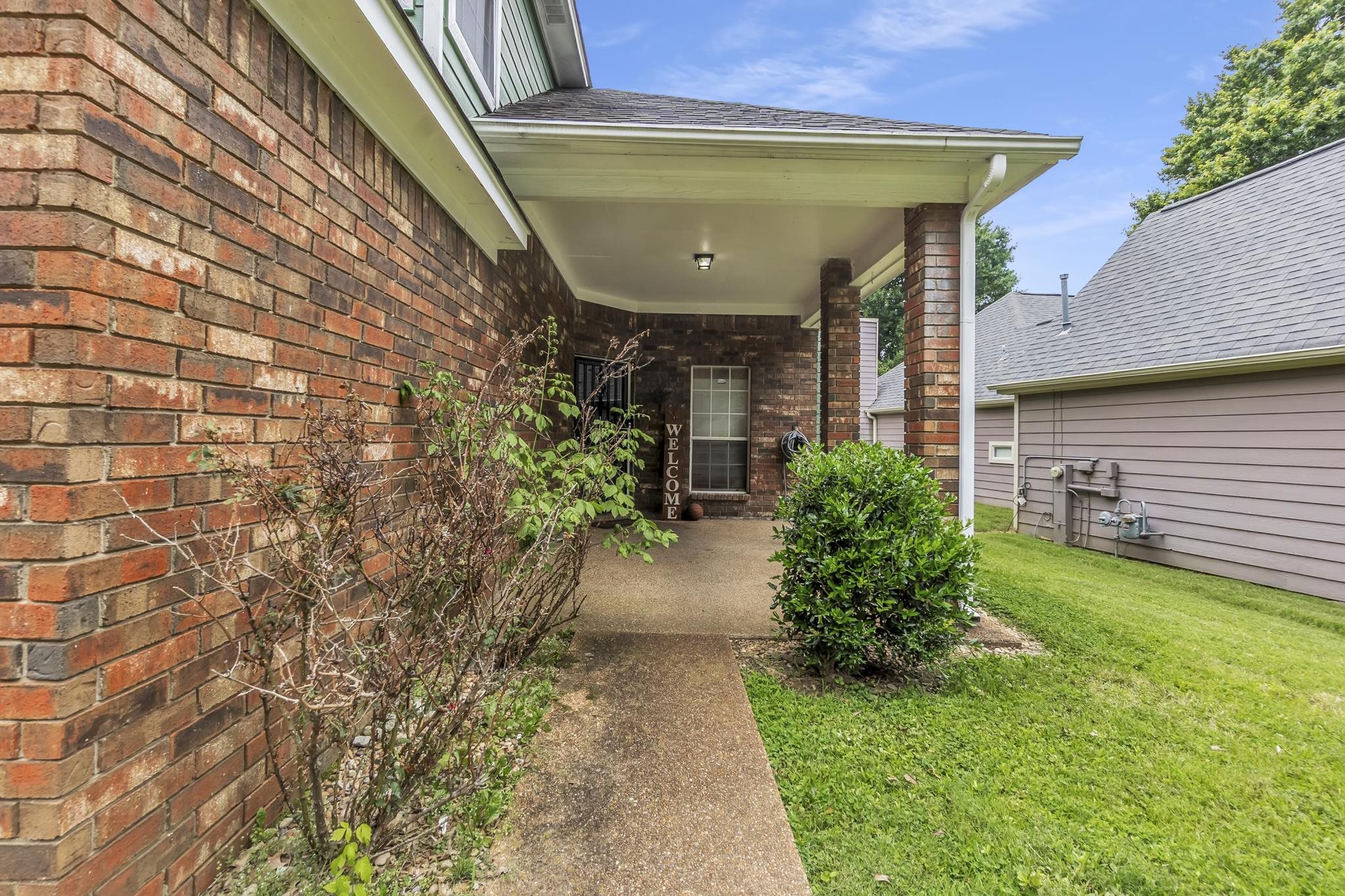 5543 Pine Oak Ln Property Photo 3