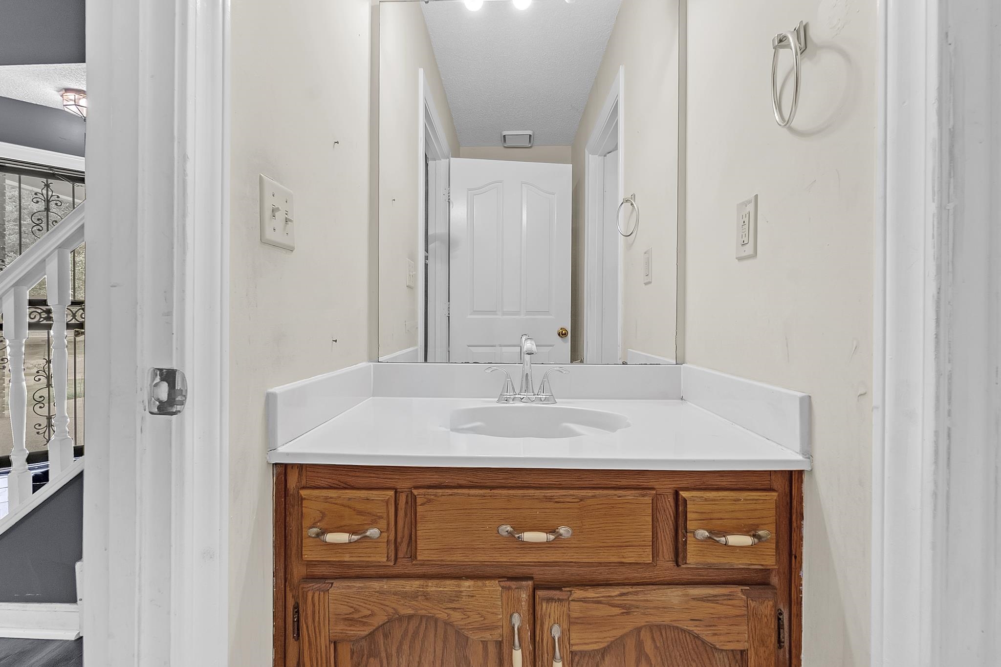 5543 Pine Oak Ln Property Photo 8