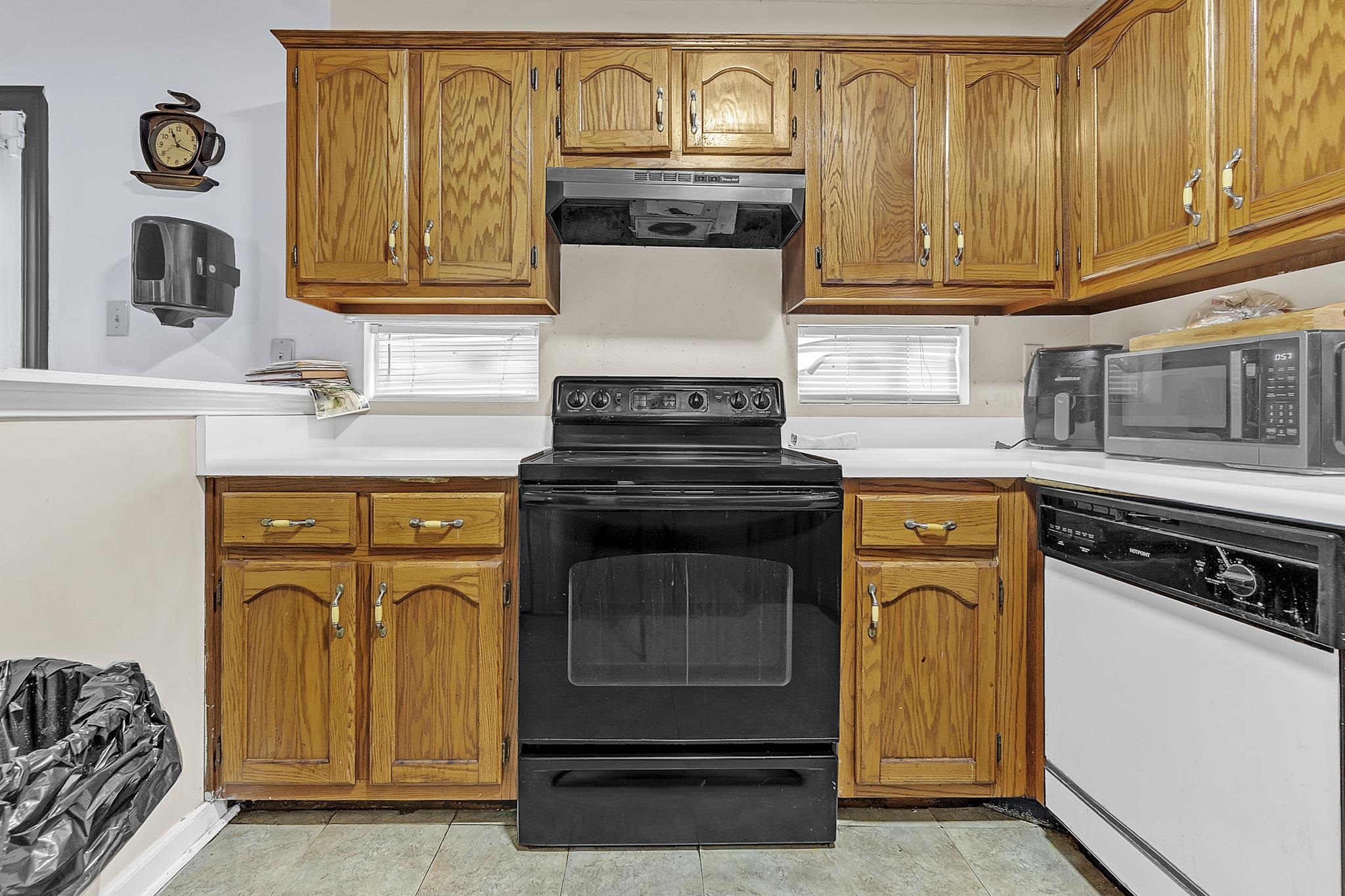 5543 Pine Oak Ln Property Photo 12