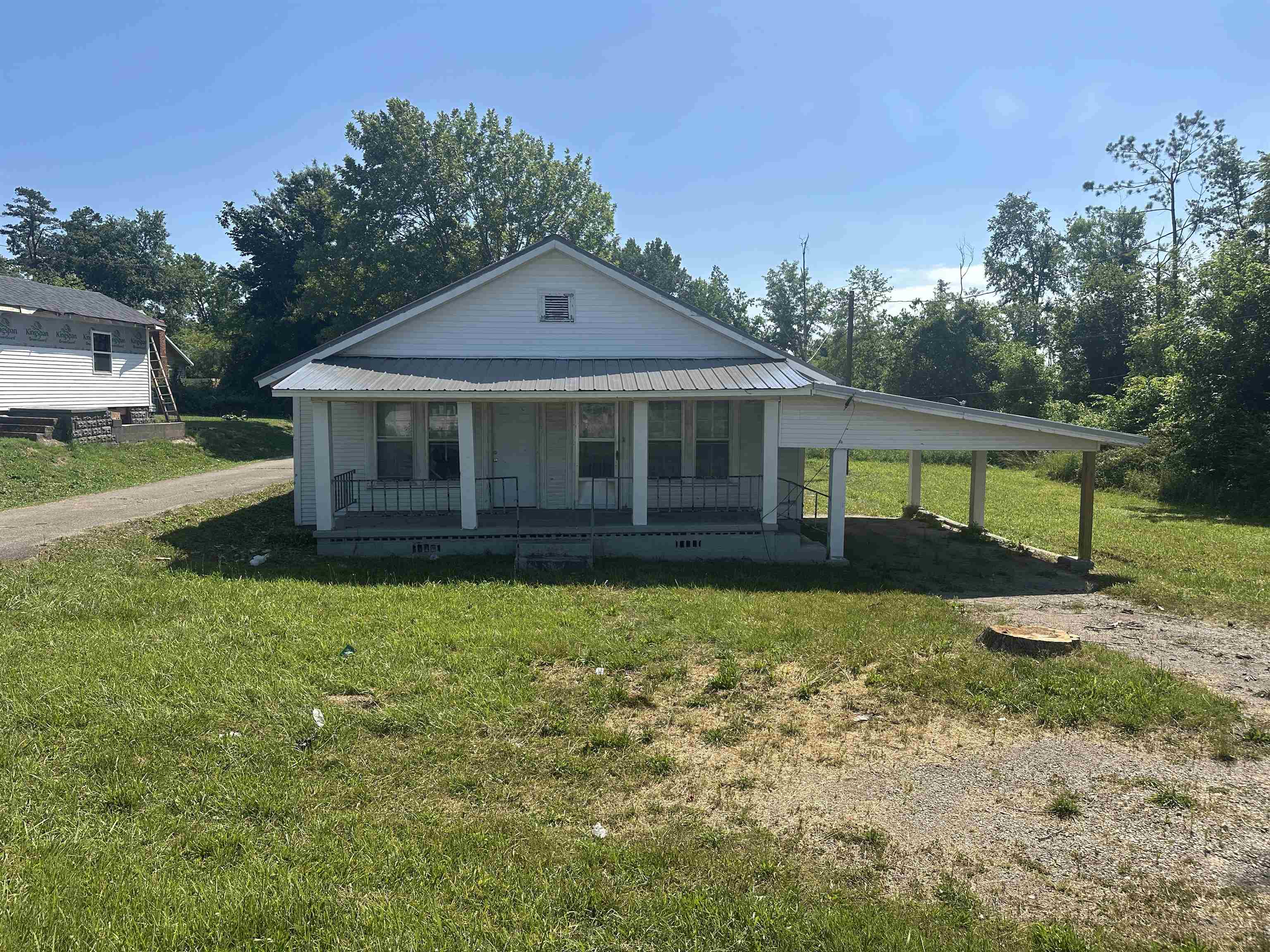 465 Peach St Property Photo 1