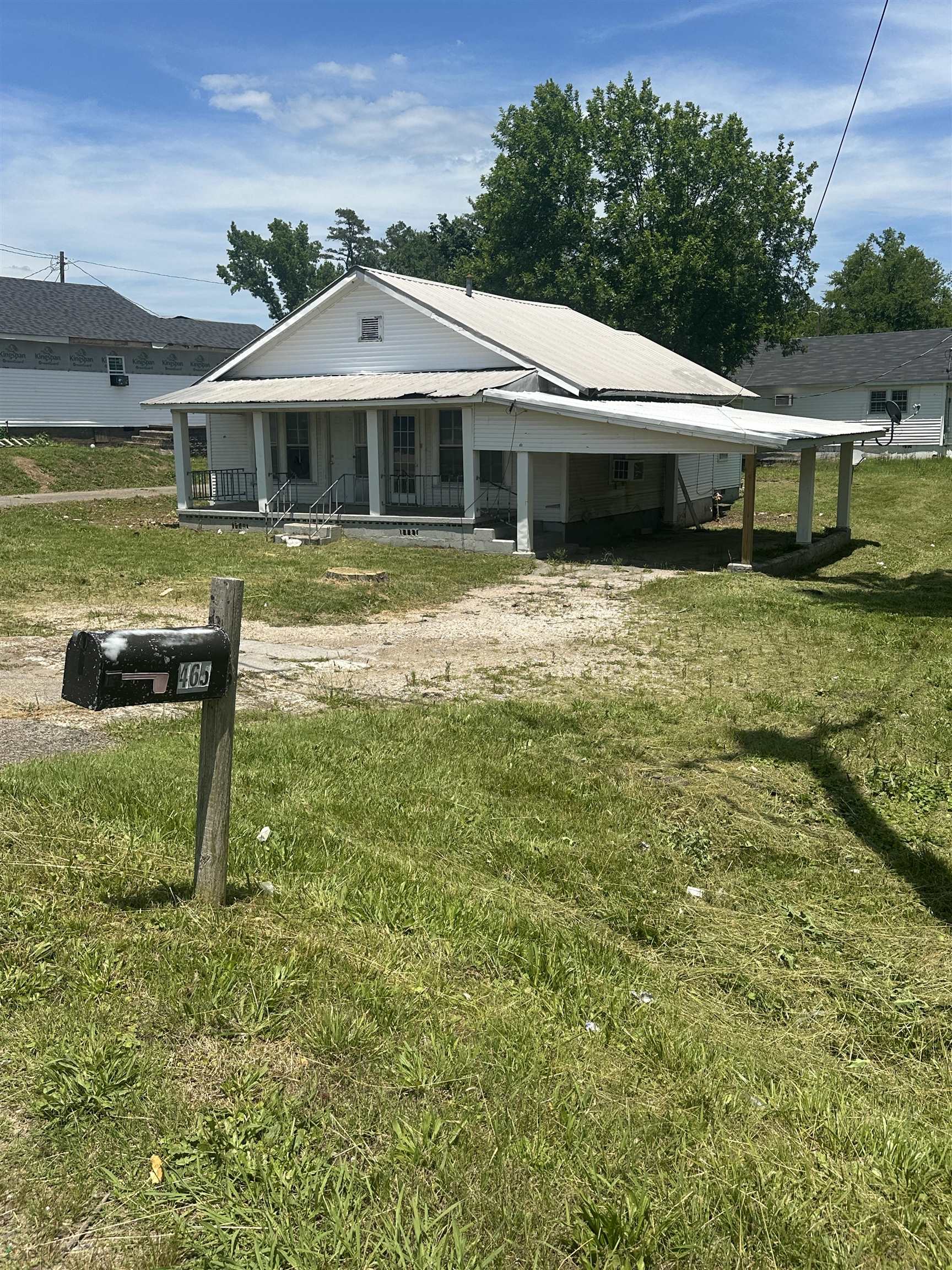 465 Peach St Property Photo 4